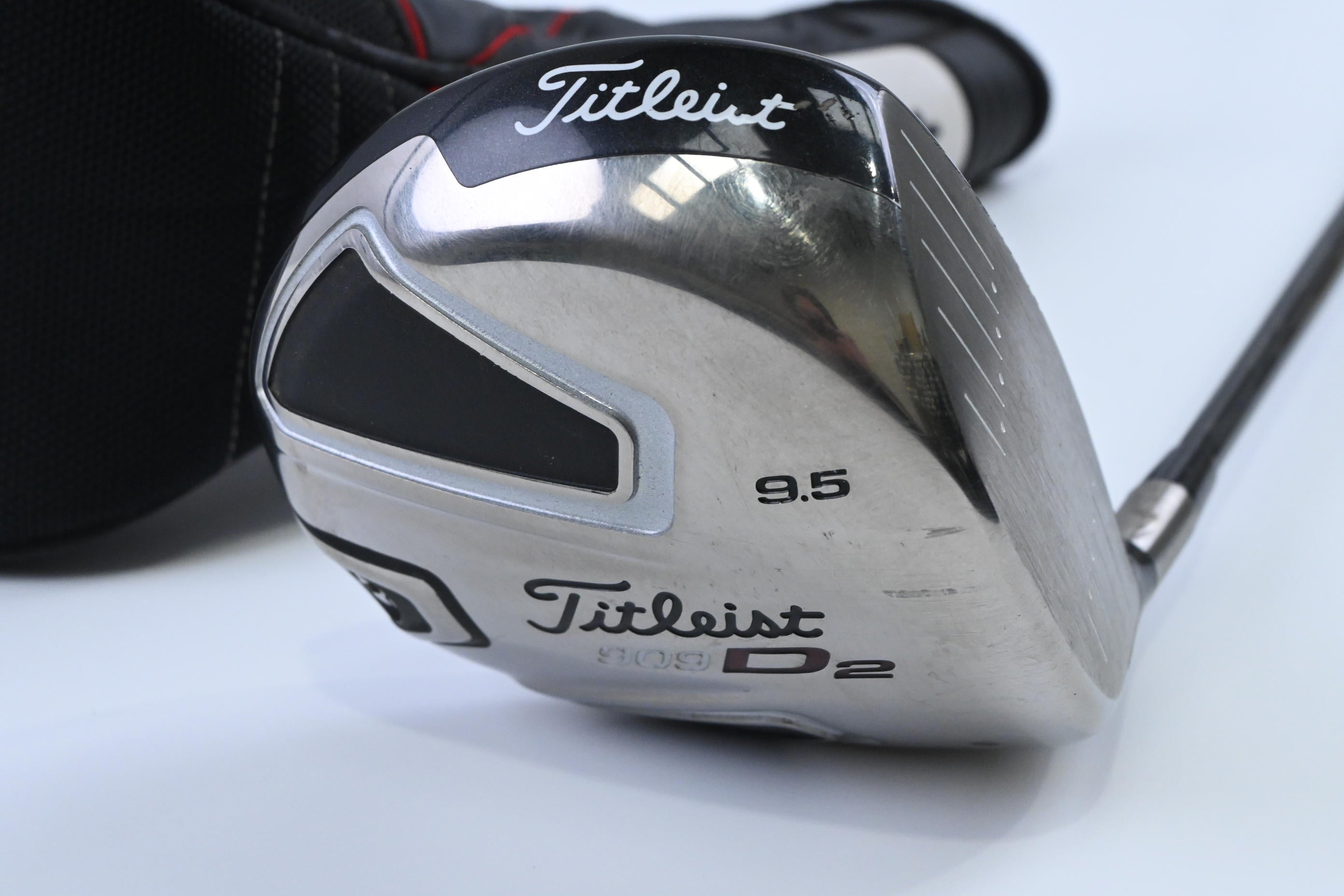 Titleist 909 D2 Driver / 9.5 Degree / X-Flex Aldila Trinity 65 Shaft