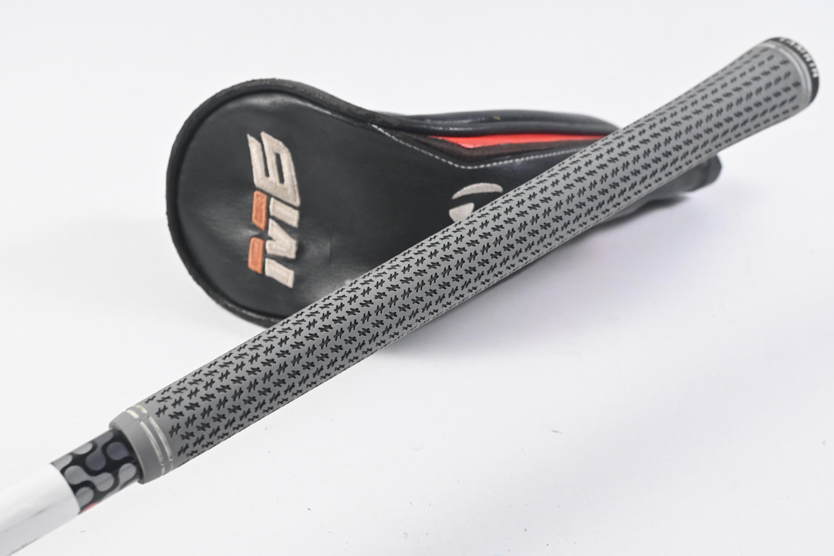 Taylormade M6 #4 Hybrid / 22 Degree / Stiff Flex Fujikura Atmos Red 7 Shaft