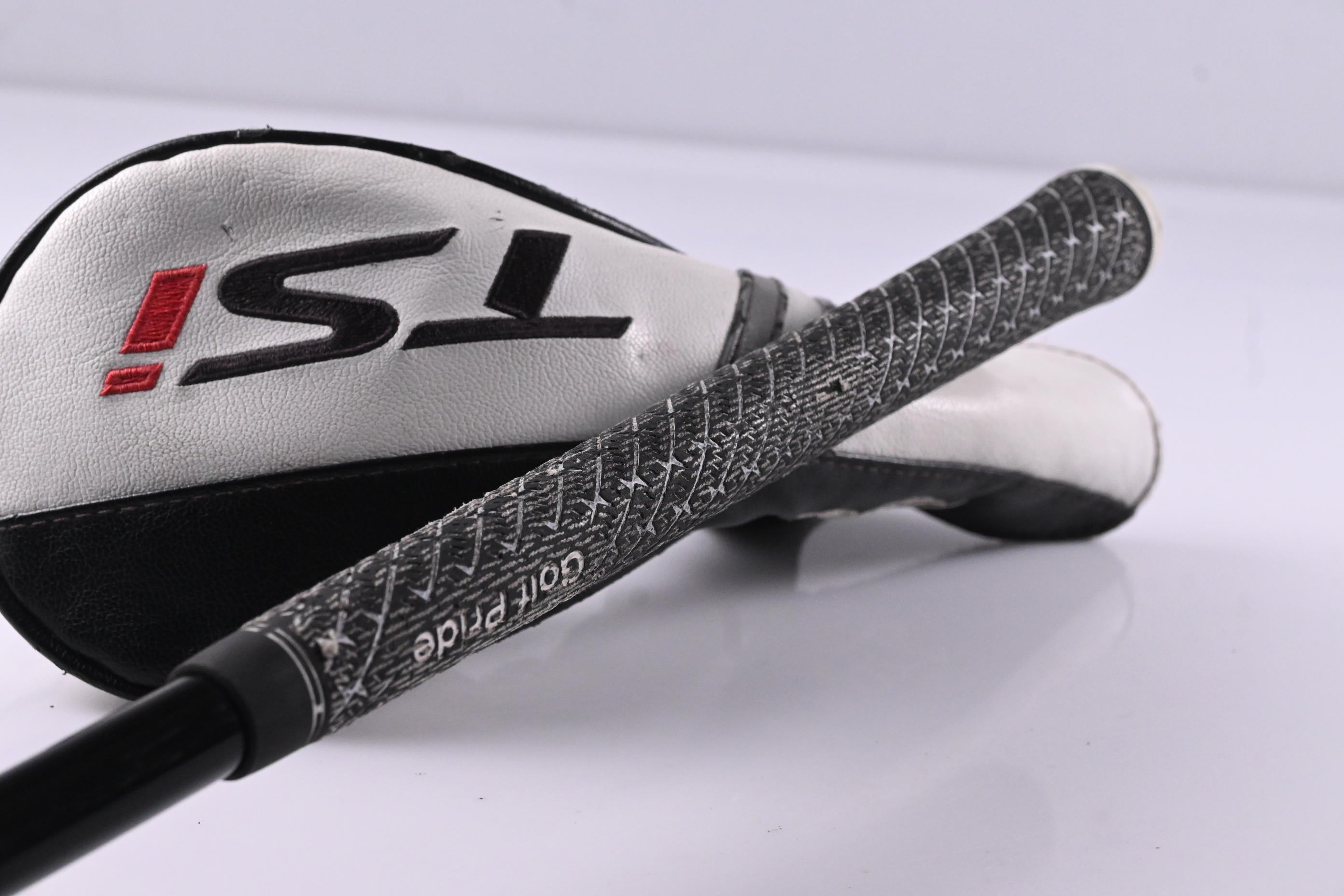 Titleist TSi2 #3 Wood / 16.5 Degree / Stiff Flex HZRDUS Smoke RDX Black 70 Shaft