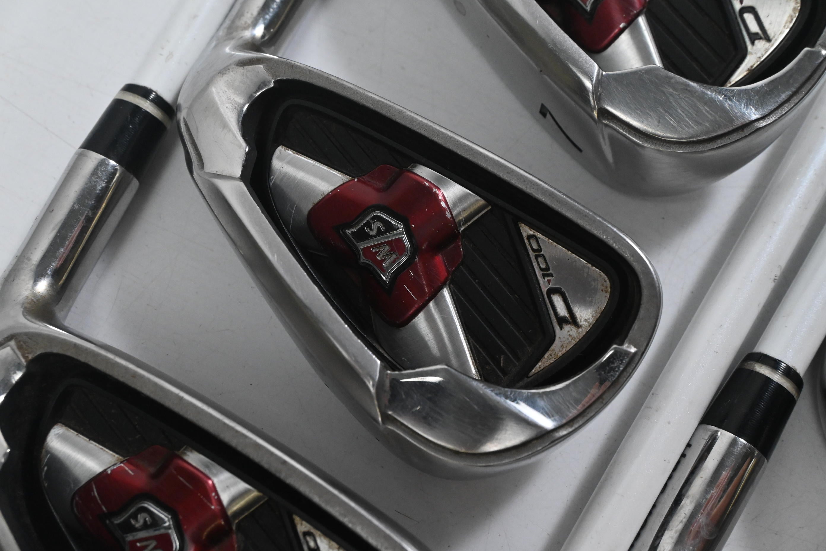 Wilson D100 Irons / 5-PW+GW / Regular Flex Matrix Studio 6.1 Shafts