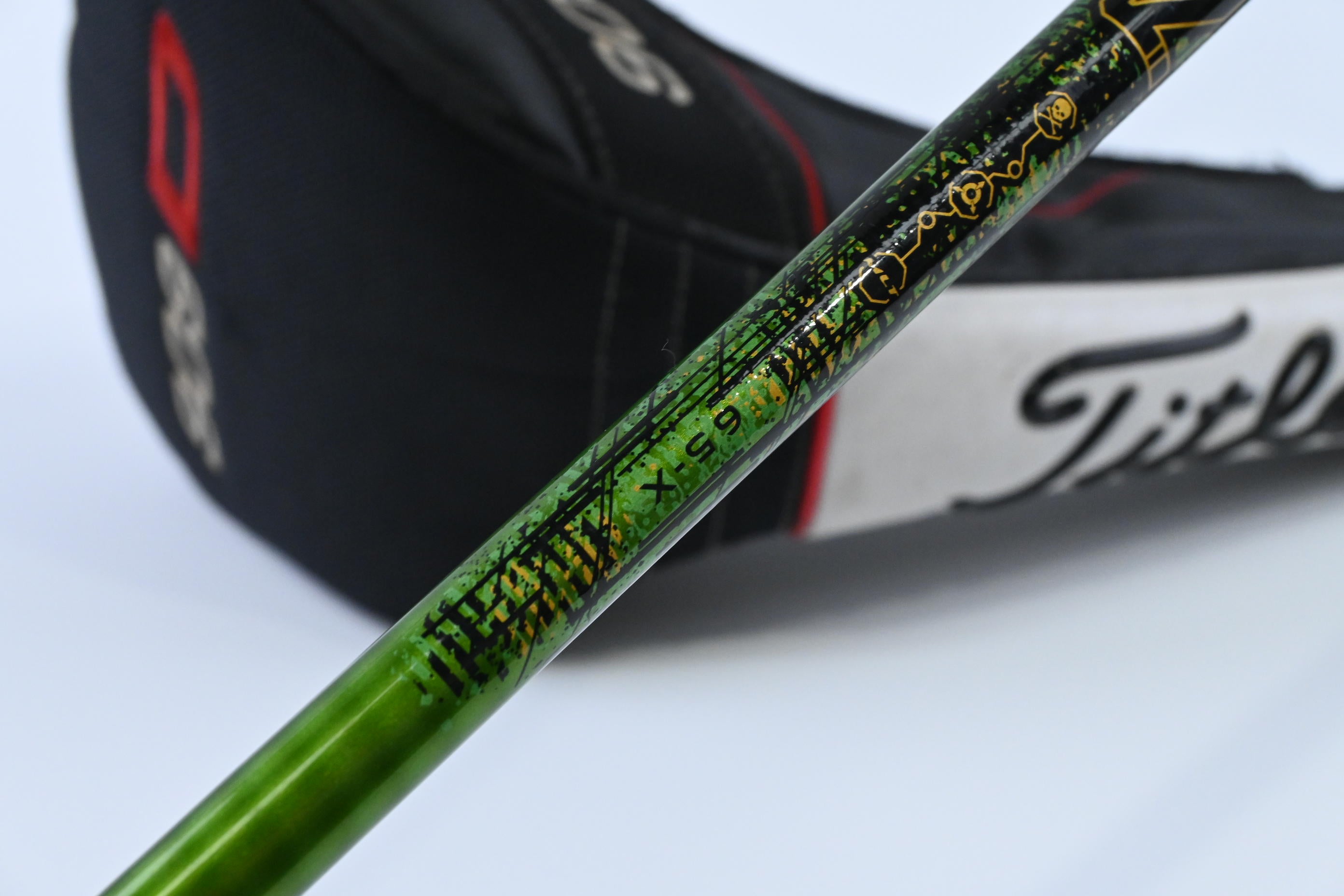 Titleist 909 D2 Driver / 9.5 Degree / X-Flex Aldila Trinity 65 Shaft