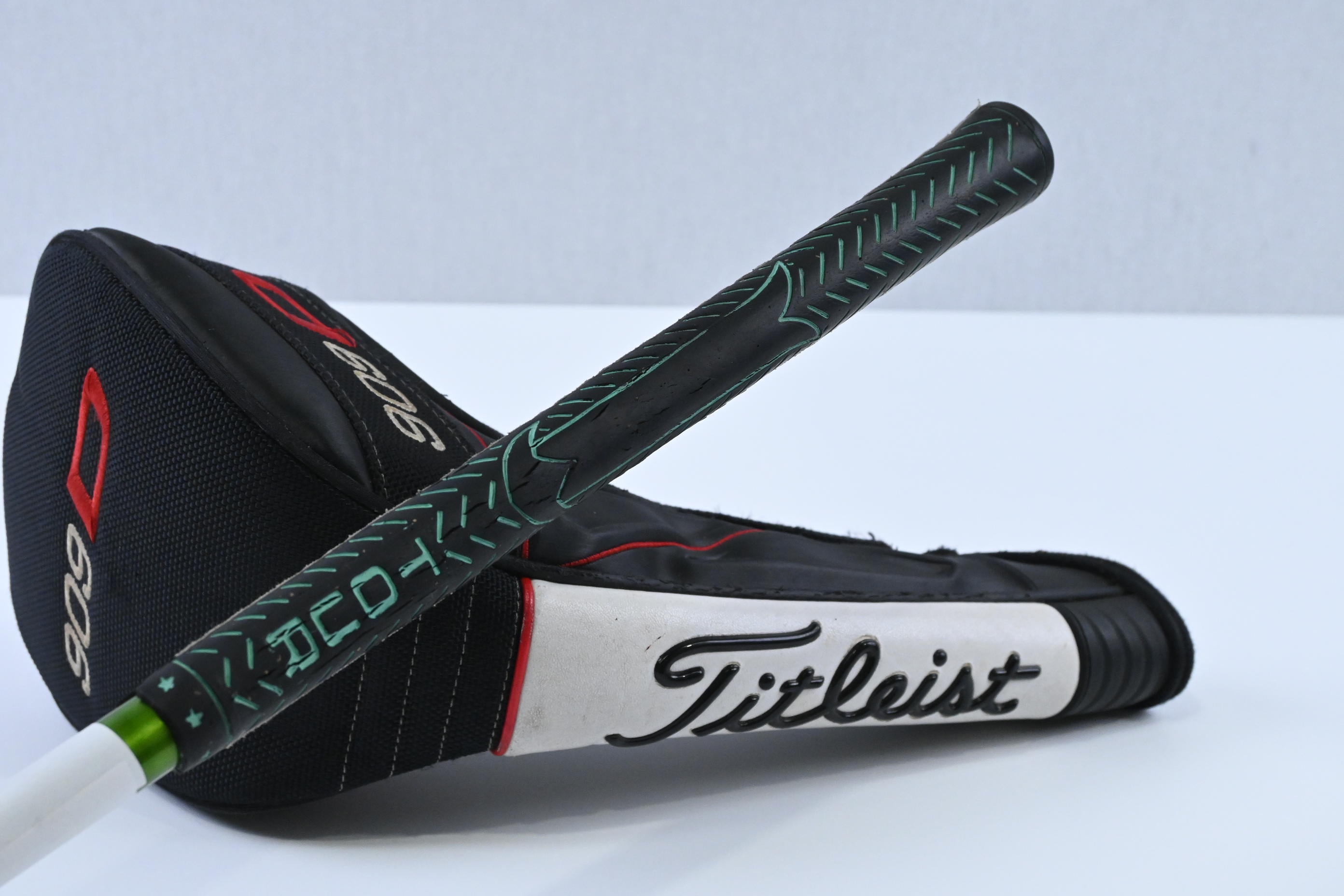 Titleist 909 D2 Driver / 9.5 Degree / X-Flex Aldila Trinity 65 Shaft