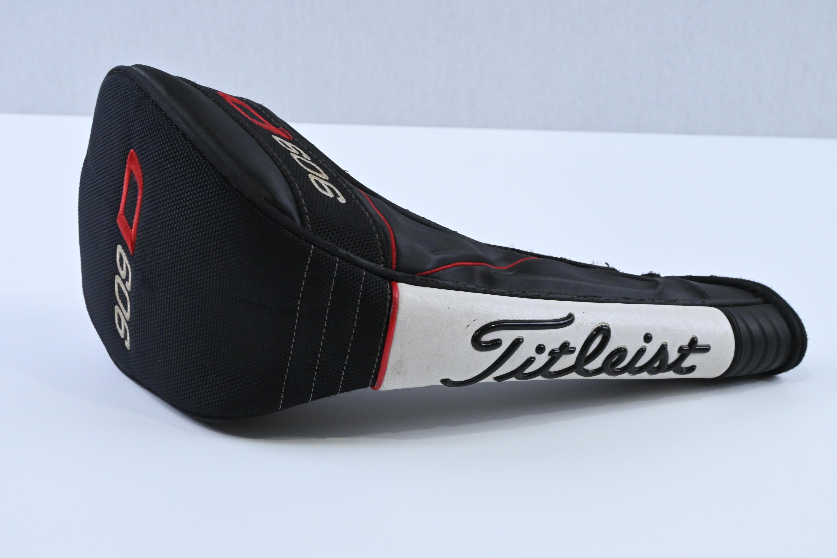Titleist 909 D2 Driver / 9.5 Degree / X-Flex Aldila Trinity 65 Shaft