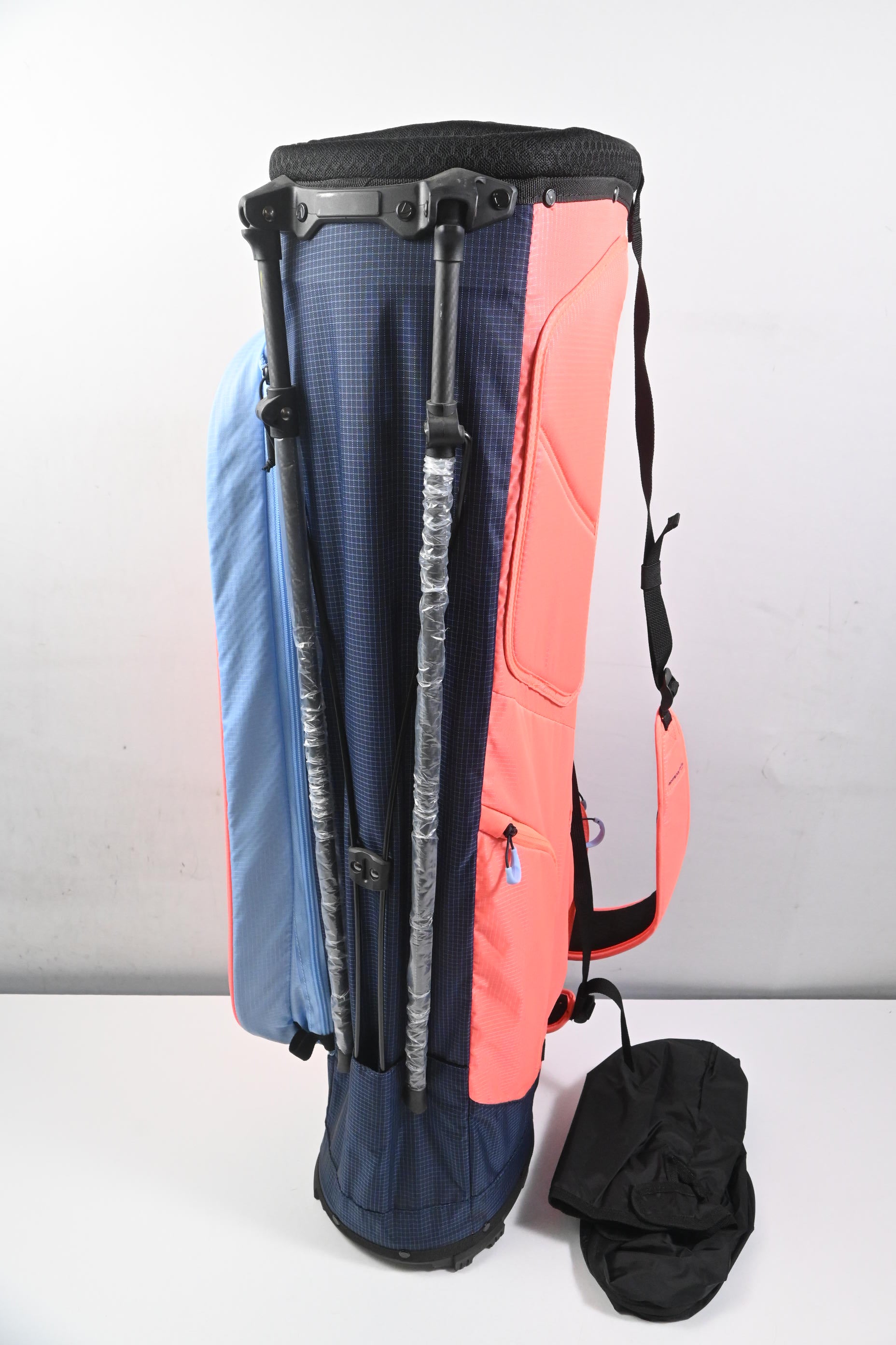 Taylormade FlexTech Superlite Stand Bag / 4-Way Divider / Coral, Navy