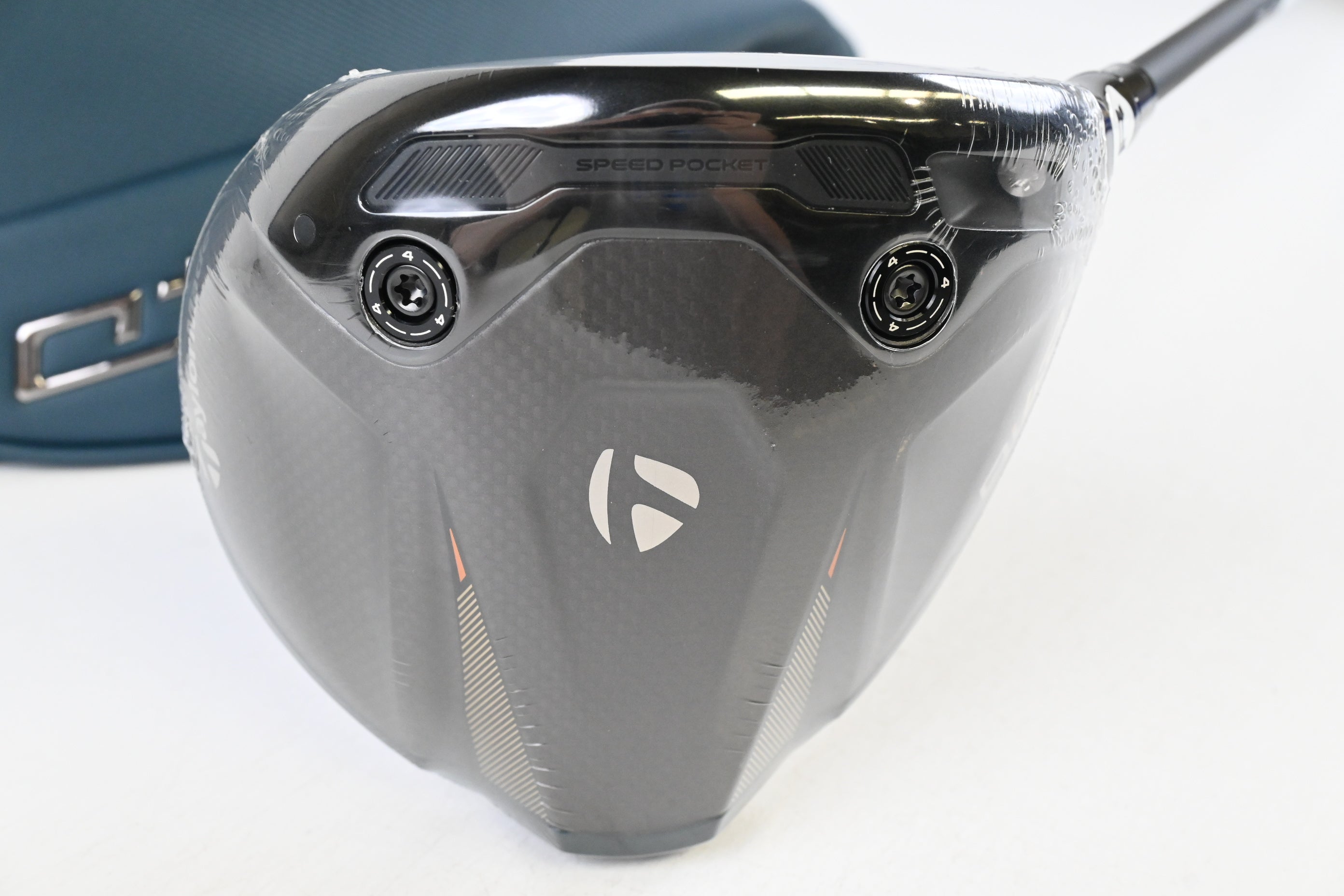 Taylormade Qi4D Driver / 10.5 Degree / Regular Flex Reax Blue 50 Shaft