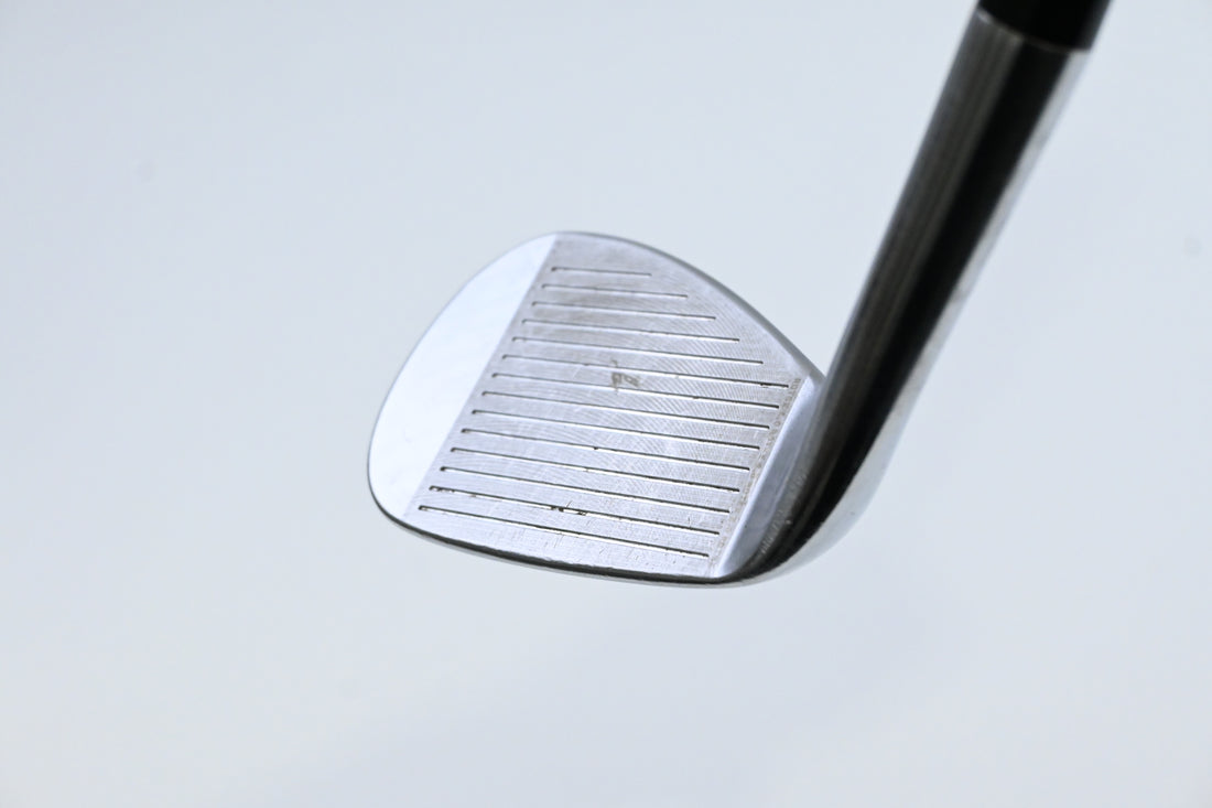 Cleveland 588 RTX 2.0 Gap Wedge / 52 Degree / Wedge Flex Dynamic Gold Shaft