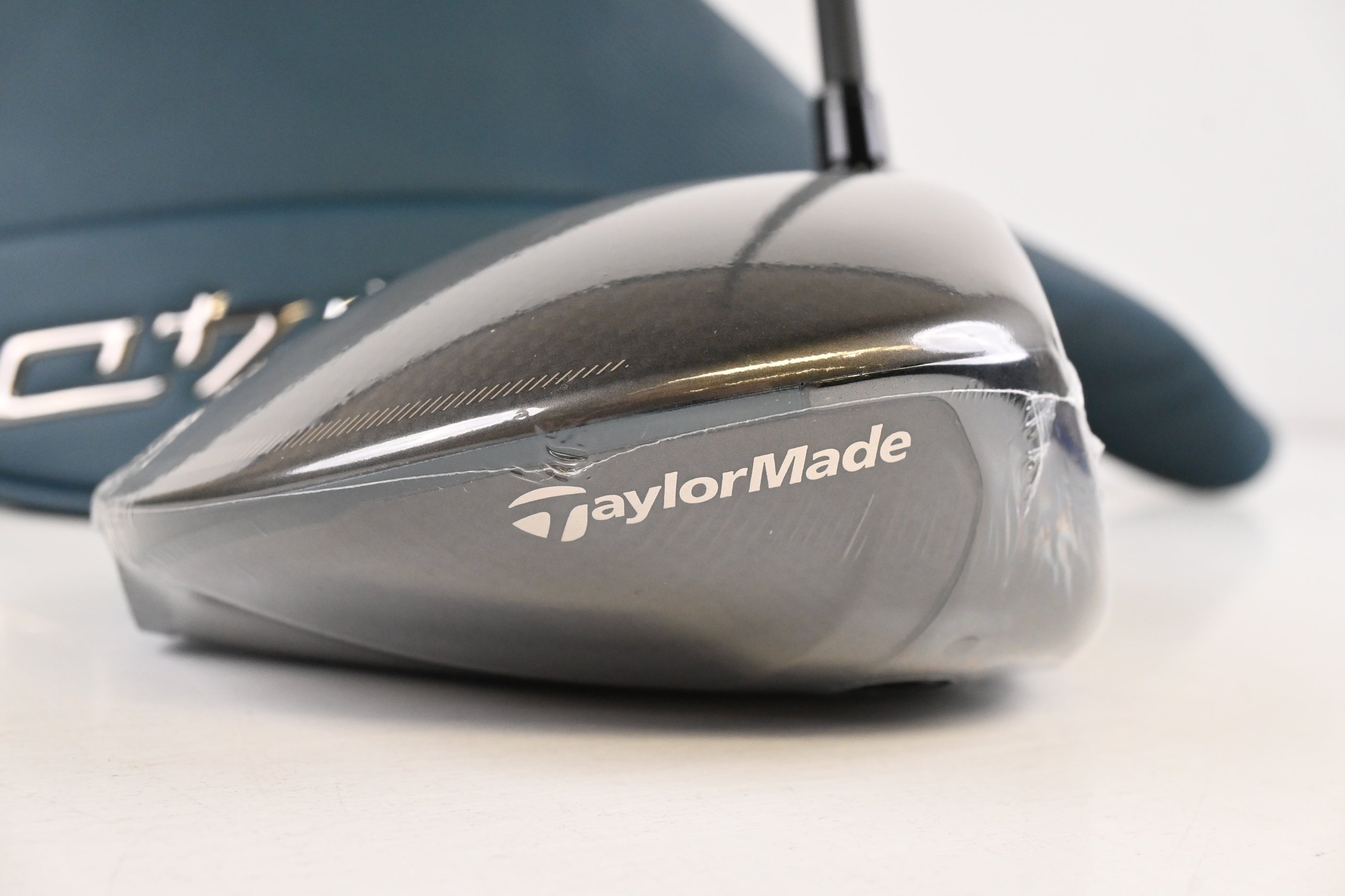 Taylormade Qi4D Driver / 10.5 Degree / Regular Flex Reax Blue 50 Shaft