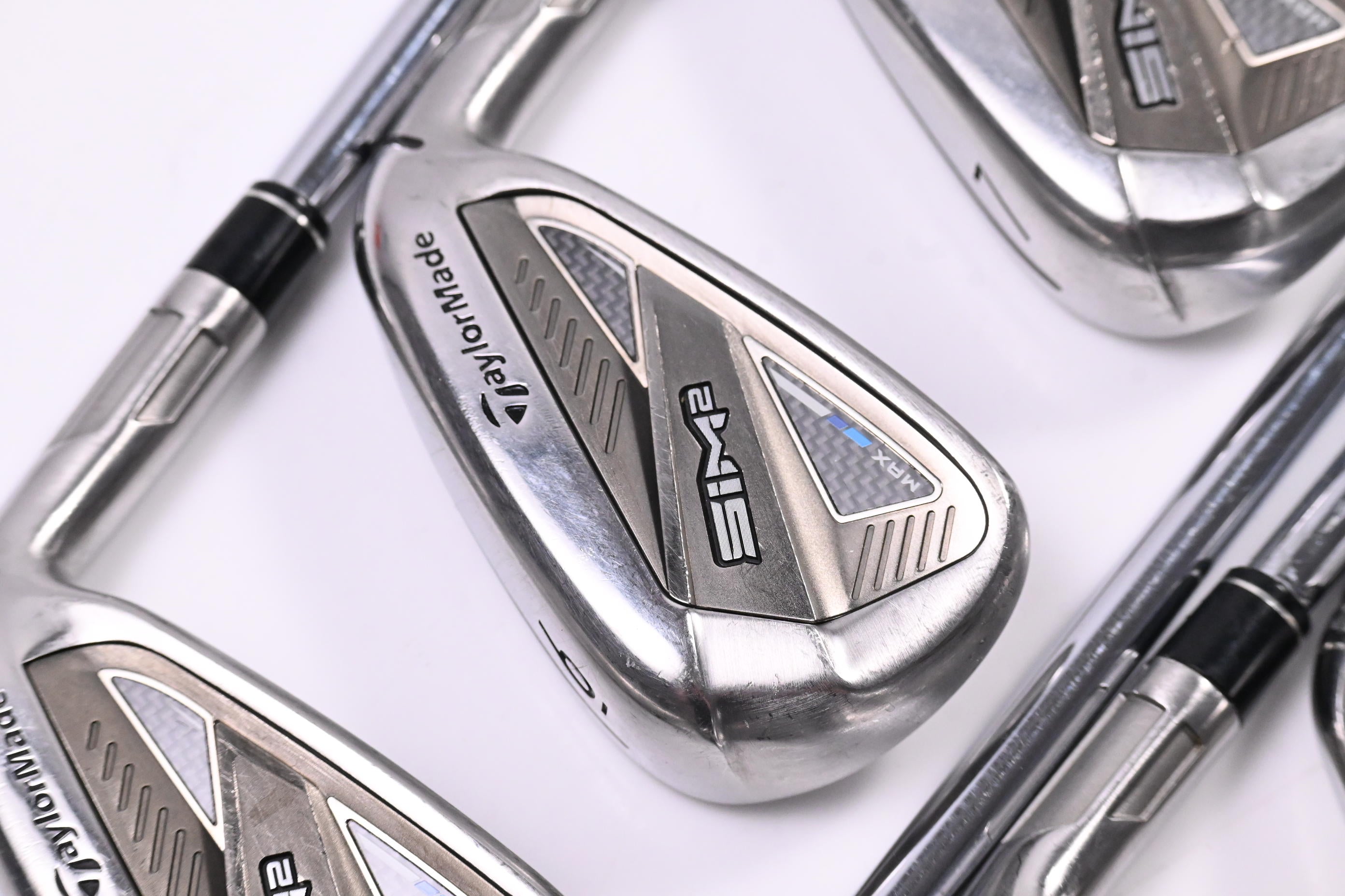 Taylormade SIM2 Max Irons / 5-PW+GW / Regular Flex KBS MAX MT 85 Shafts