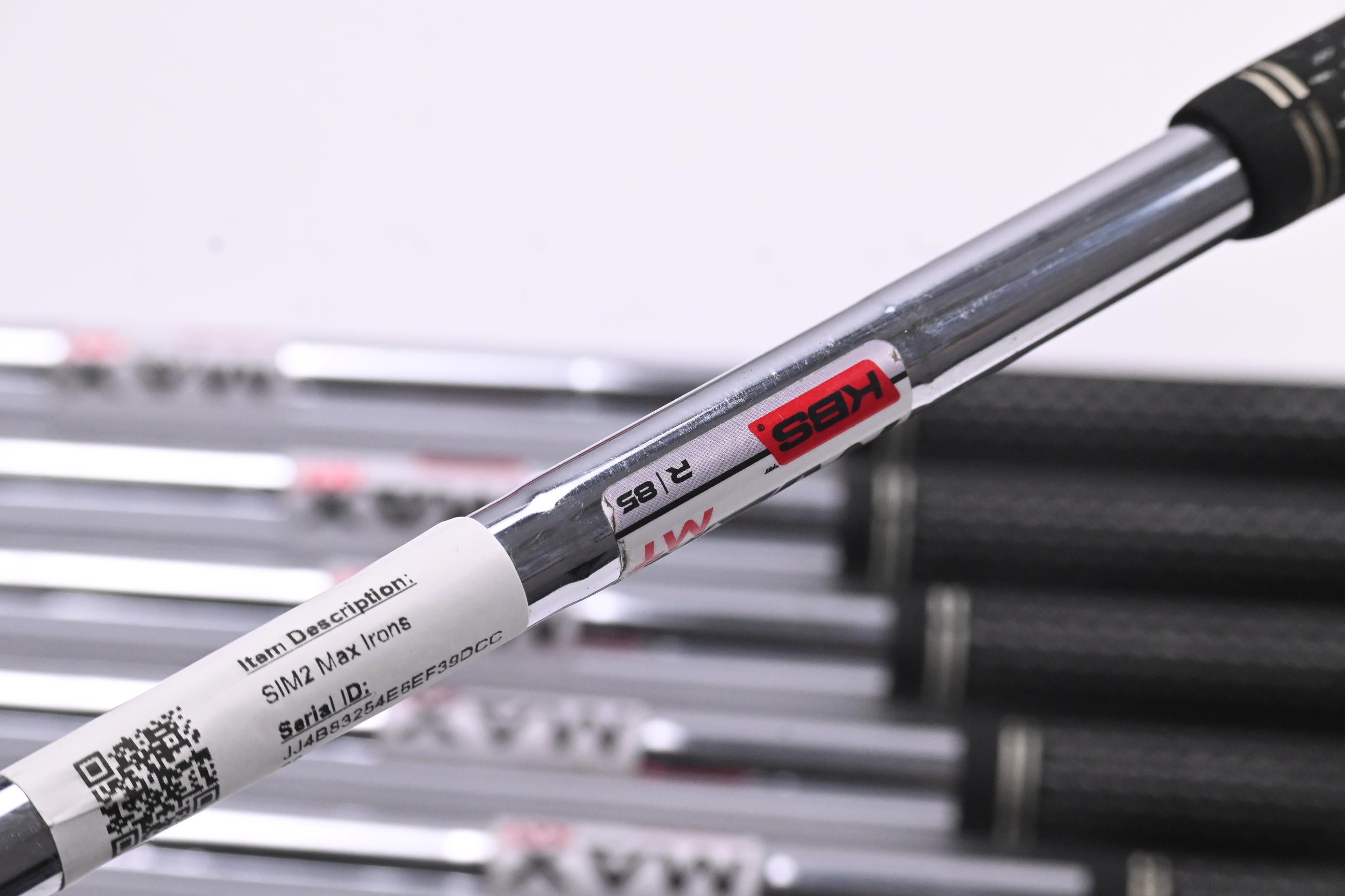 Taylormade SIM2 Max Irons / 5-PW+GW / Regular Flex KBS MAX MT 85 Shafts