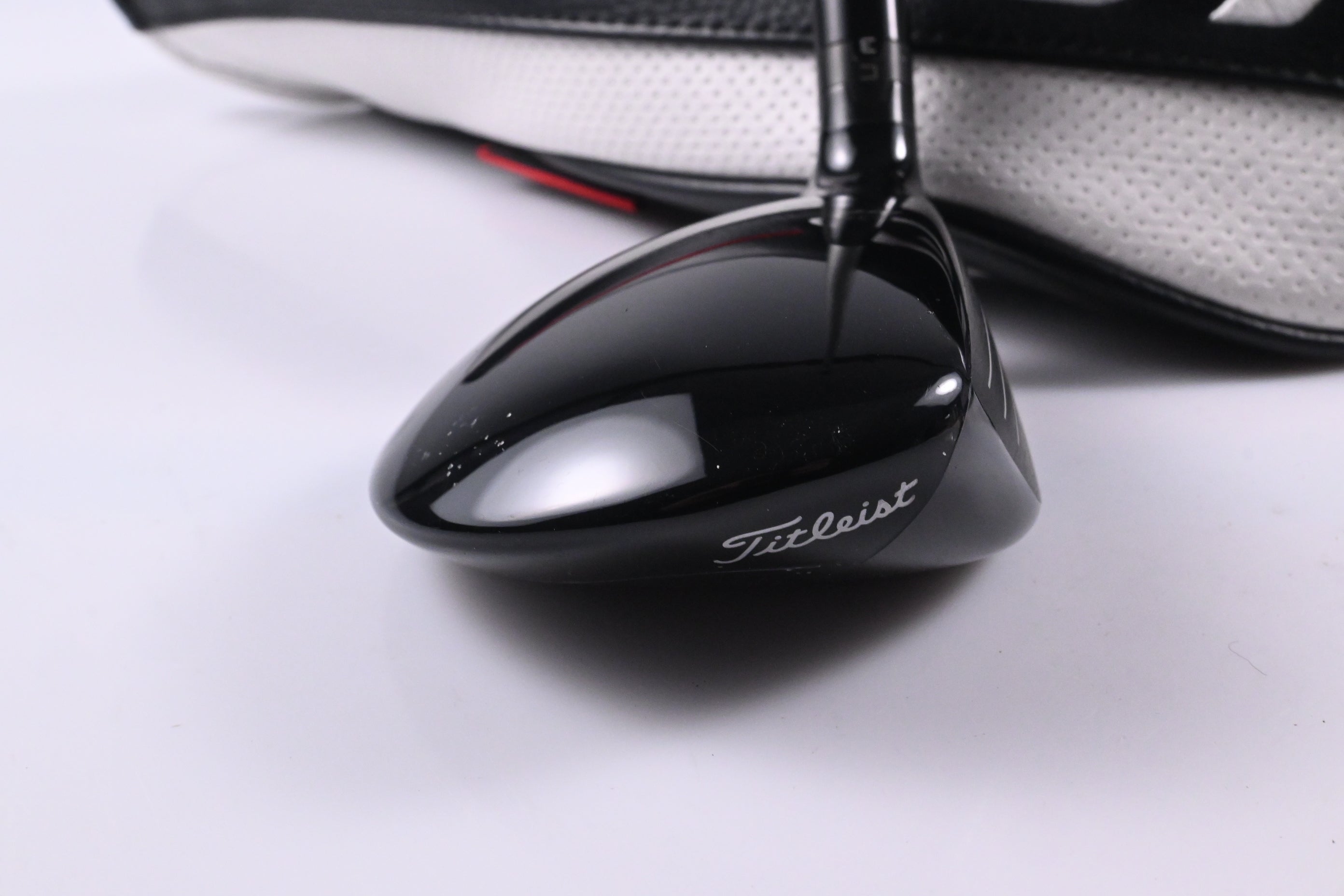 Titleist GT2 #5 Wood / 18 Degree / Regular Flex Diamana M+ Red 60 Shaft