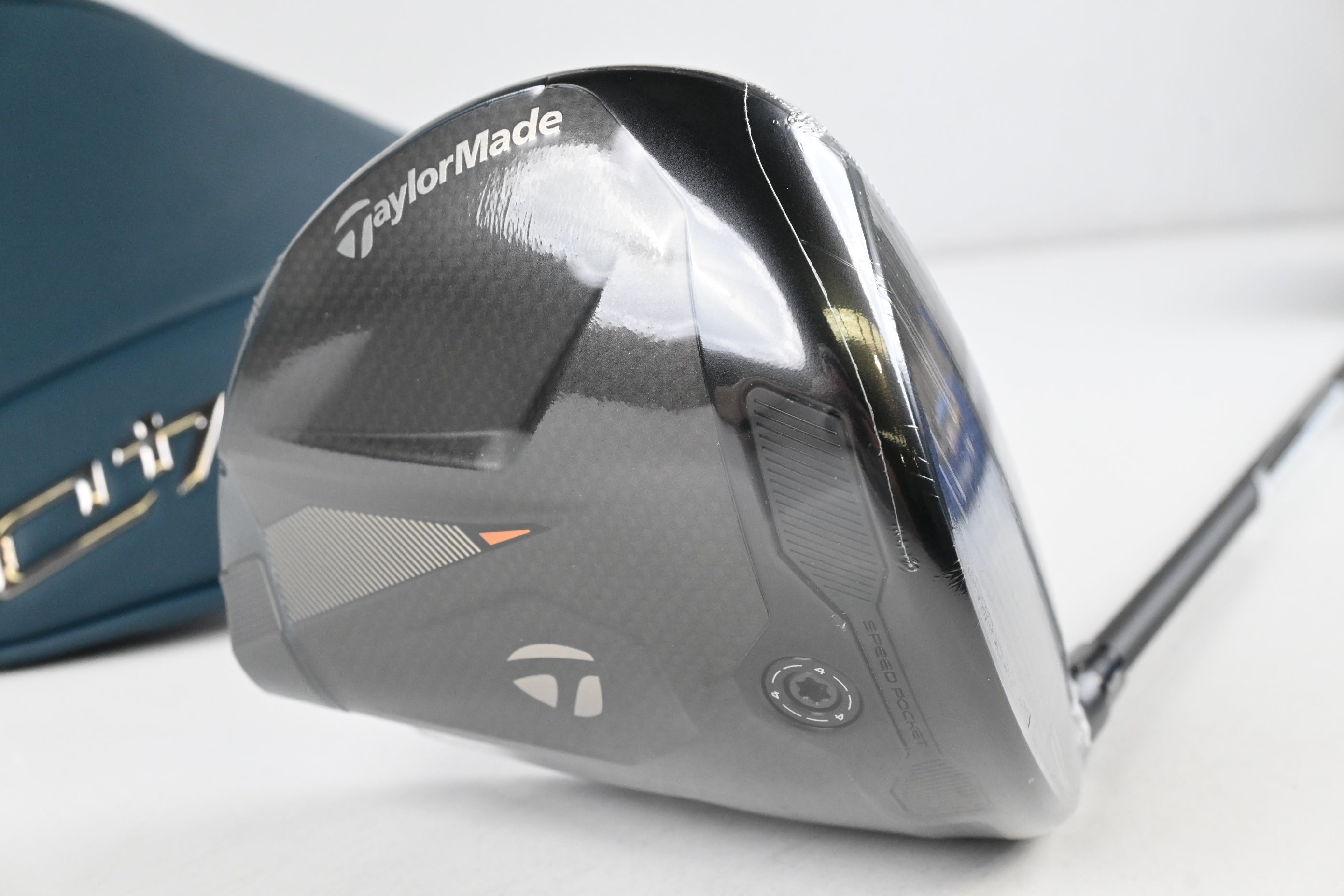 Taylormade Qi4D Max Driver / 12 Degree / Regular Flex Reax Blue 50 Shaft