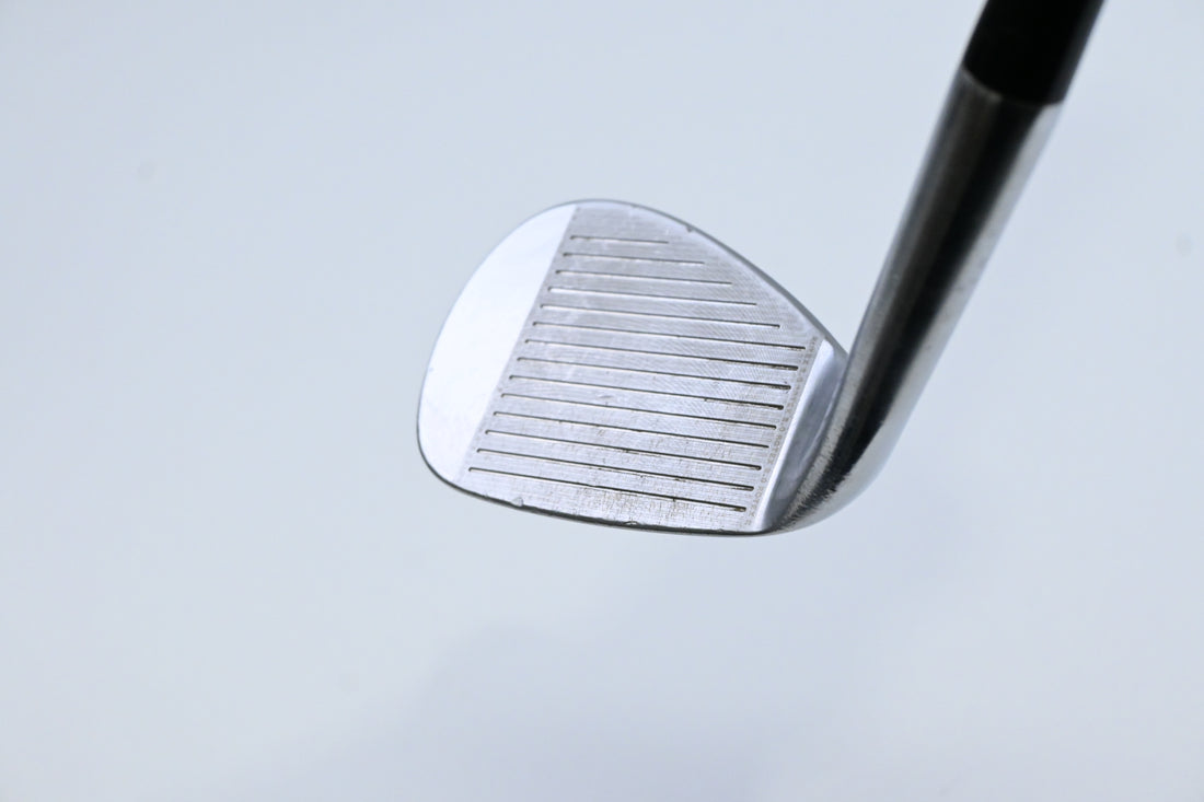 Cleveland 588 RTX 2.0 Sand Wedge / 56 Degree / Wedge Flex Dynamic Gold Shaft