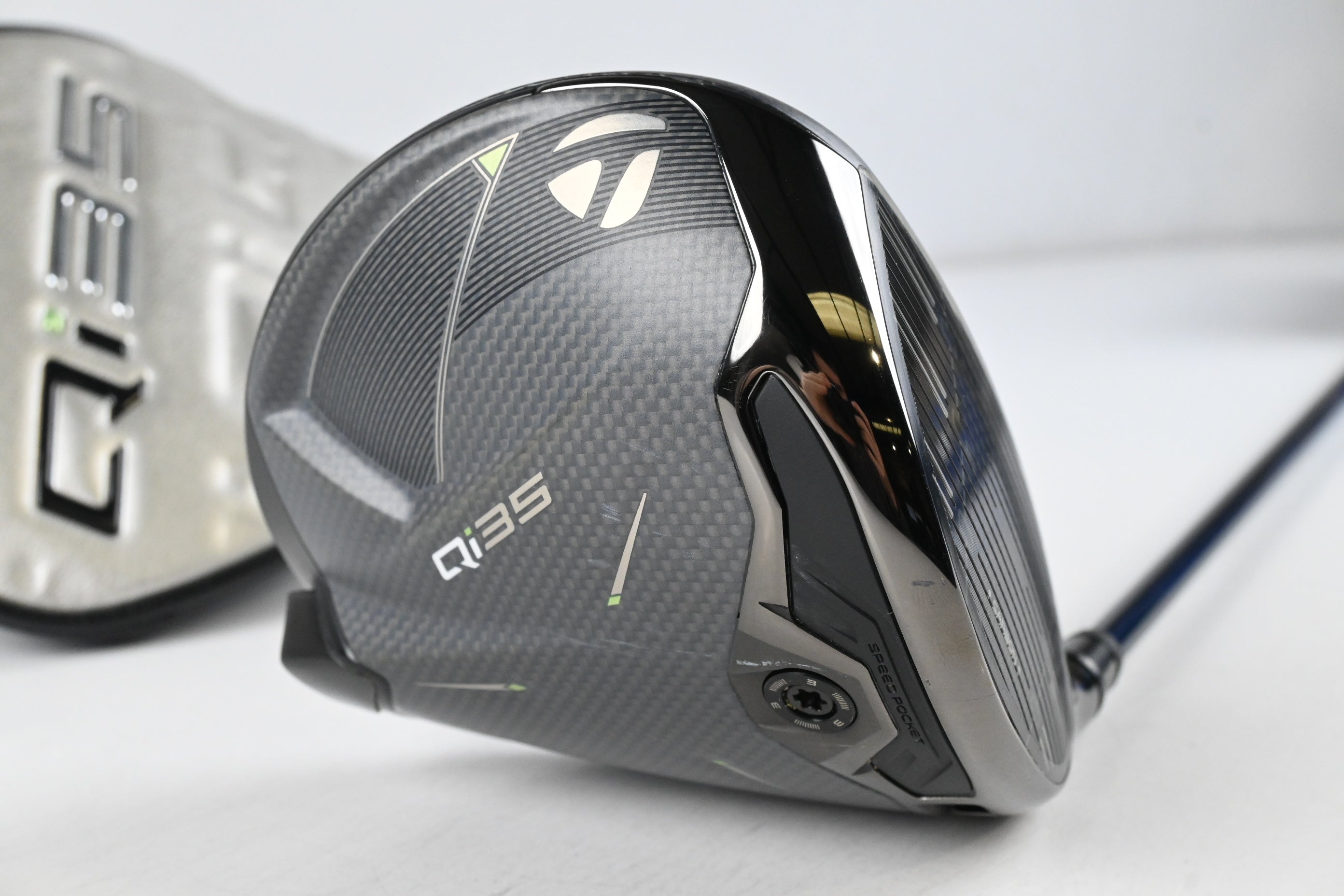 Taylormade Qi35 Driver / 10.5 Degree / X-Flex Ventus Blue 6 Velocore Shaft