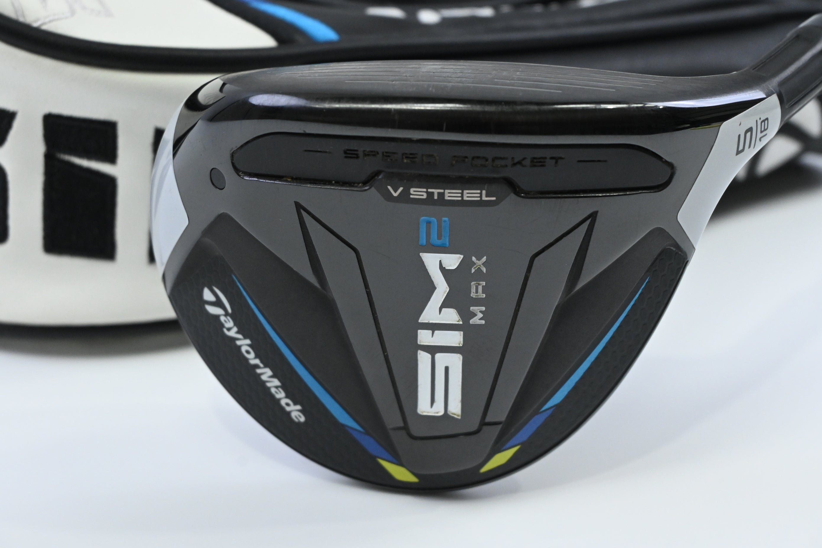 Taylormade SIM2 Max #5 Wood / 18 Degree / Regular Flex Fujikura Ventus Blue 5