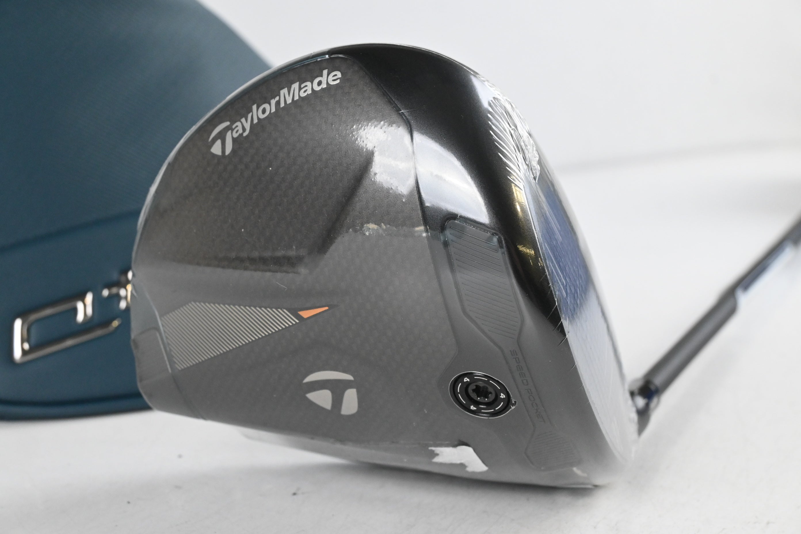 Taylormade Qi4D Max Driver / 10.5 Degree / Regular Flex Reax Blue 50 Shaft