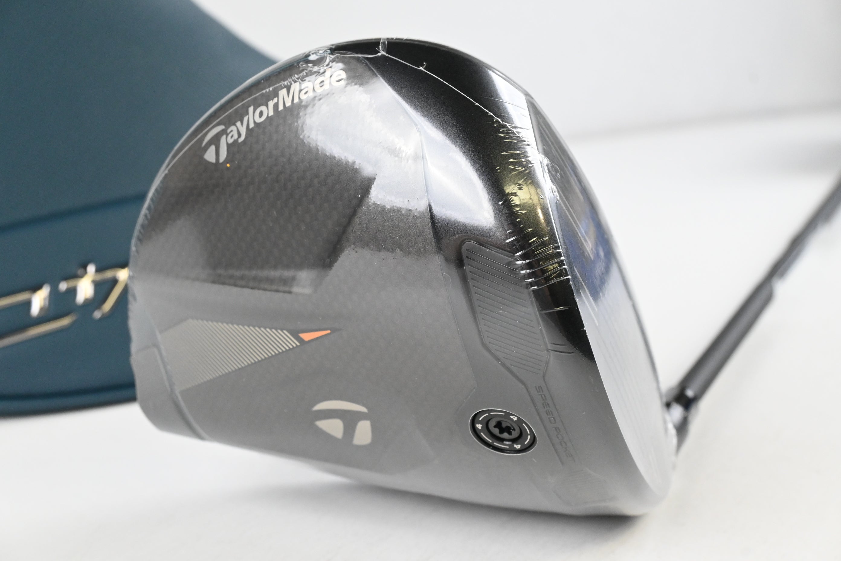Taylormade Qi4D Driver / 10.5 Degree / Regular Flex Reax Blue 50 Shaft