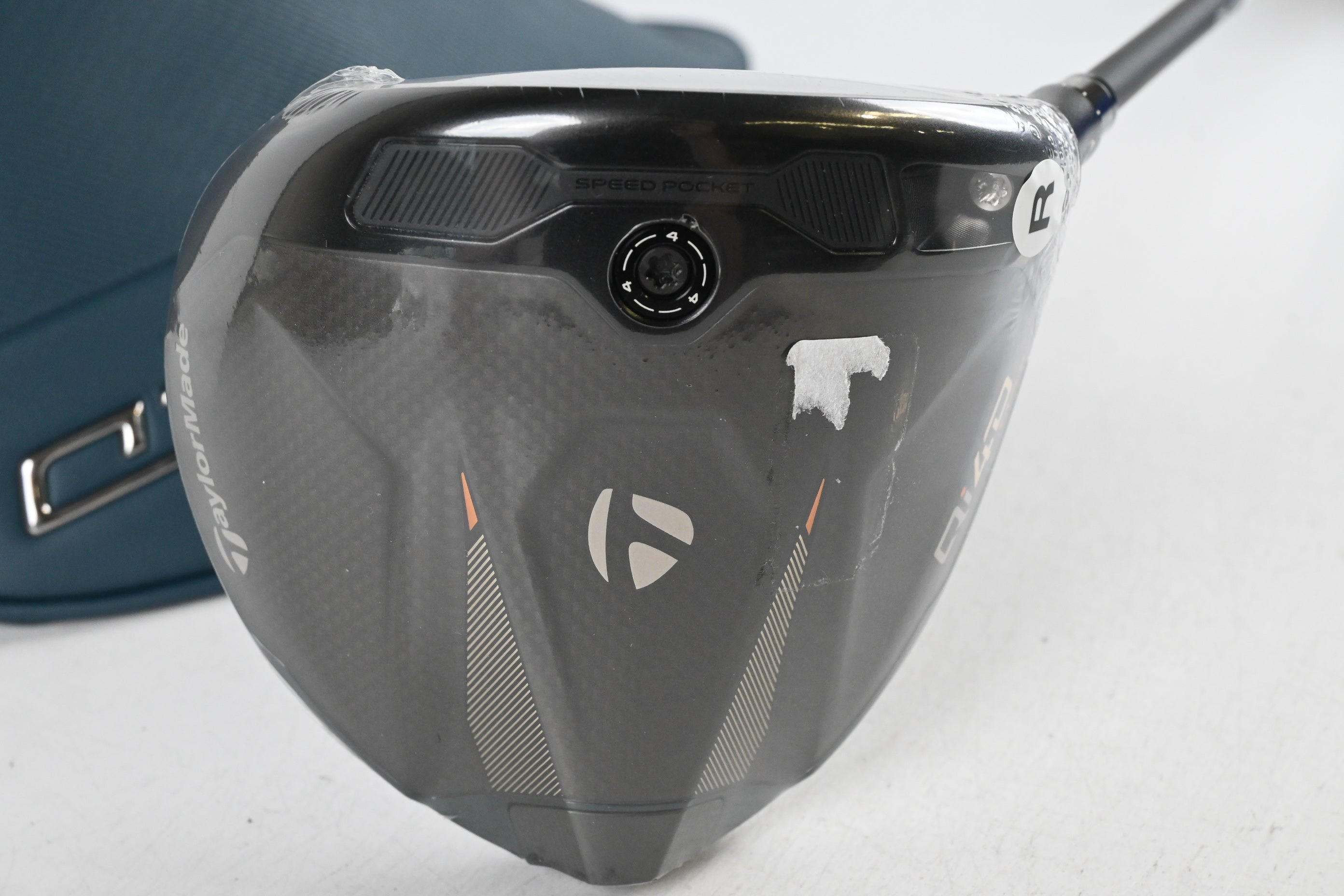 Taylormade Qi4D Max Driver / 10.5 Degree / Regular Flex Reax Blue 50 Shaft