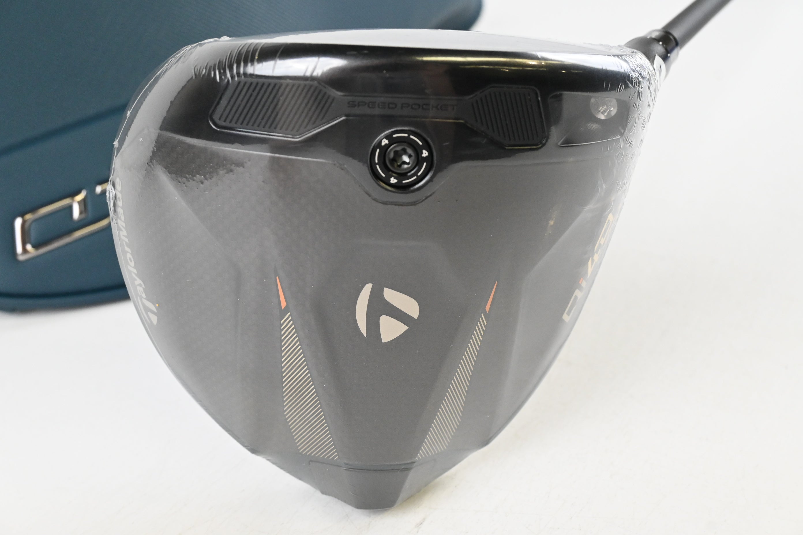 Taylormade Qi4D Driver / 10.5 Degree / Regular Flex Reax Blue 50 Shaft