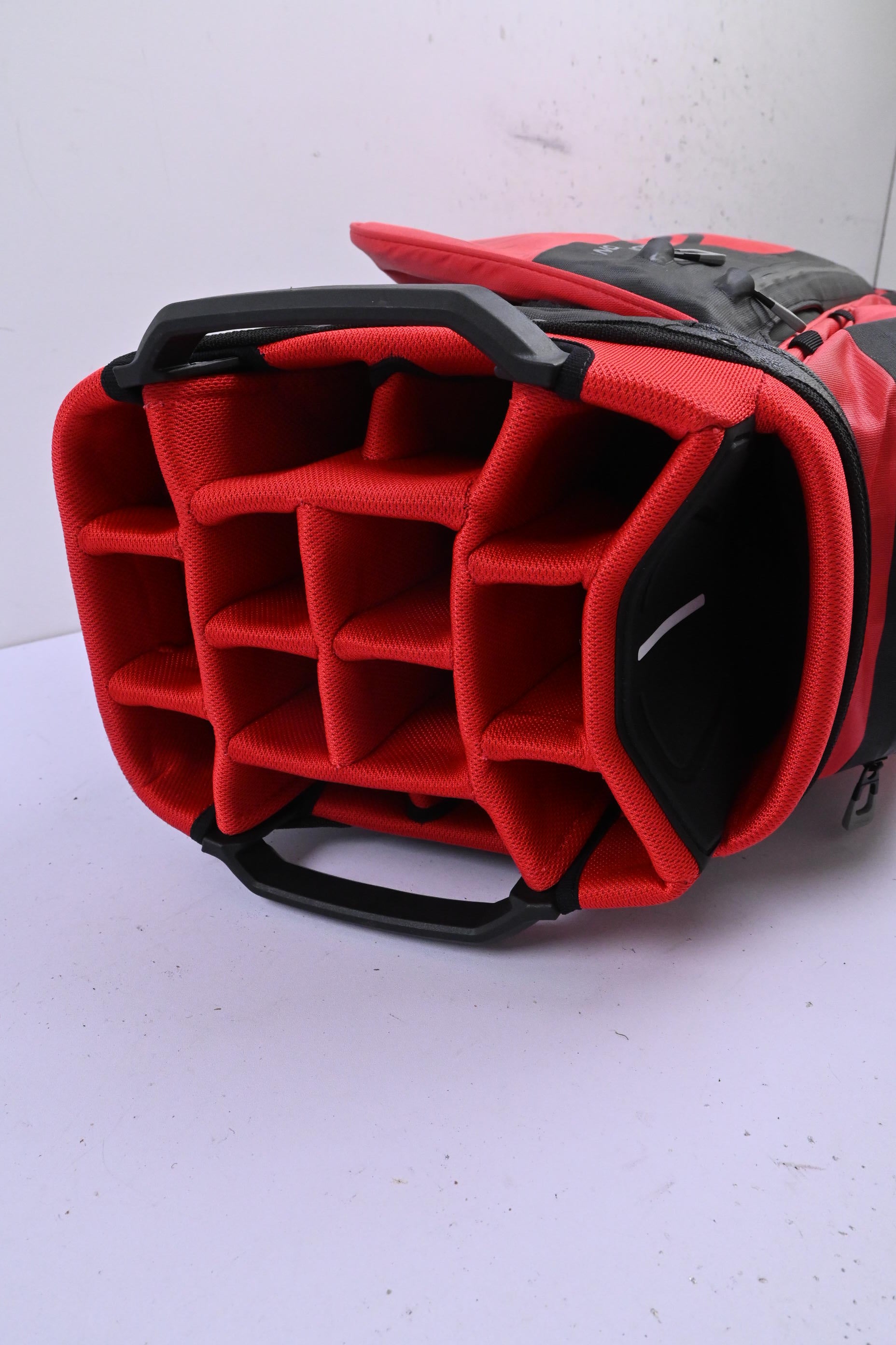 Ping Pioneer Monsoon Cart Bag / 15-Way Divider / Red & Black