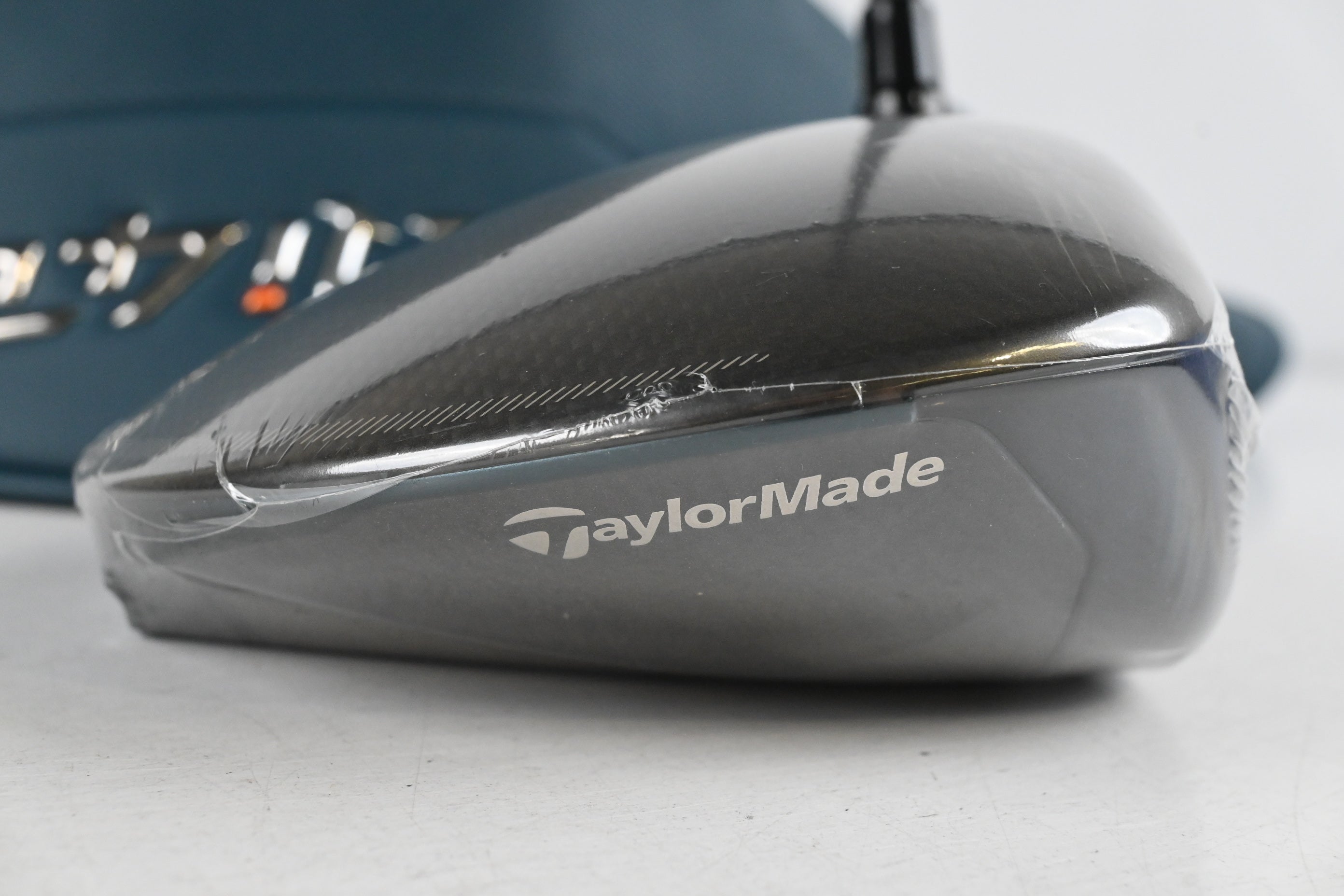 Taylormade Qi4D Max Driver / 10.5 Degree / Regular Flex Reax Blue 50 Shaft