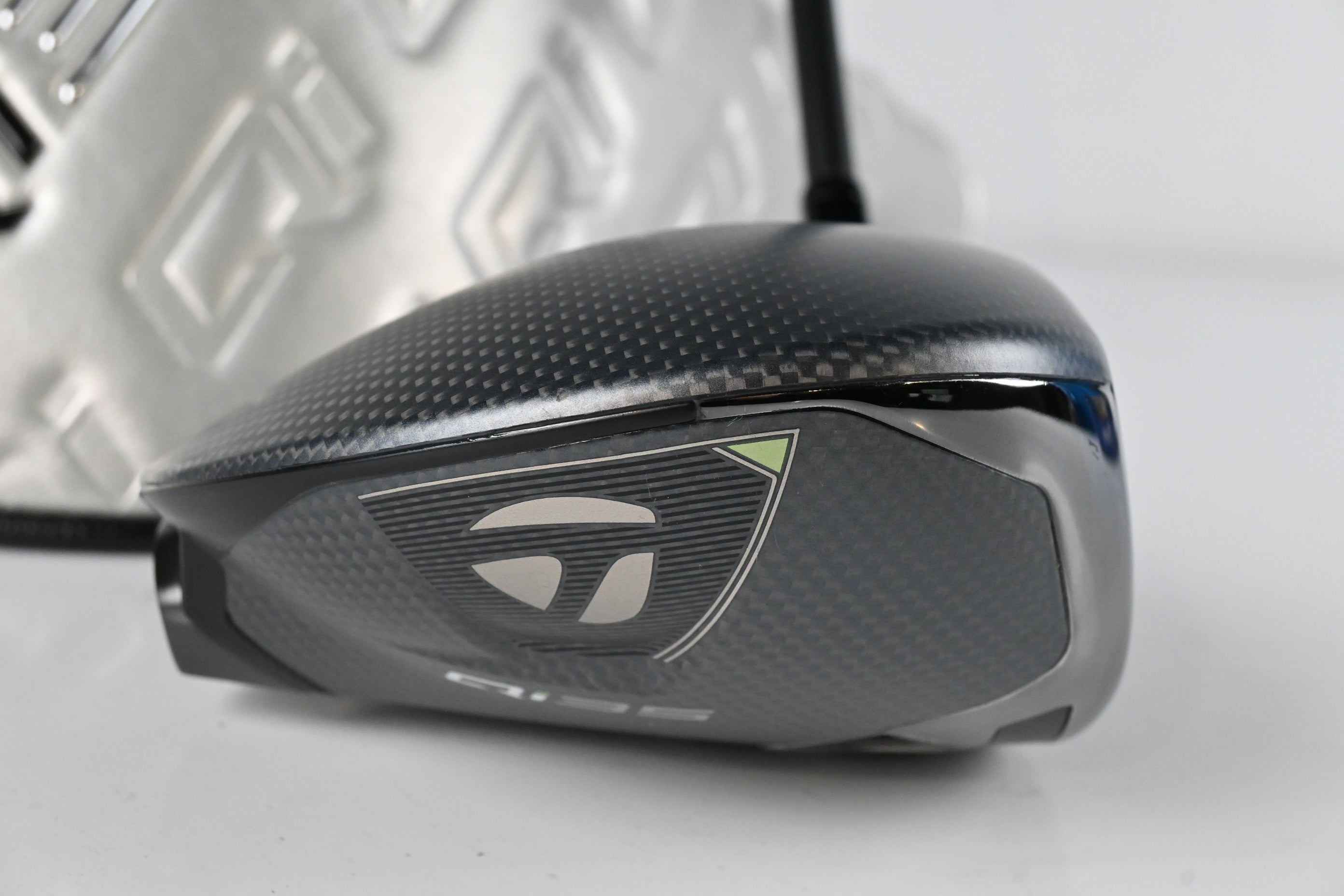 Taylormade Qi35 LS Driver / 9 Degree / Stiff Flex Kai'li White Dark Waves 60