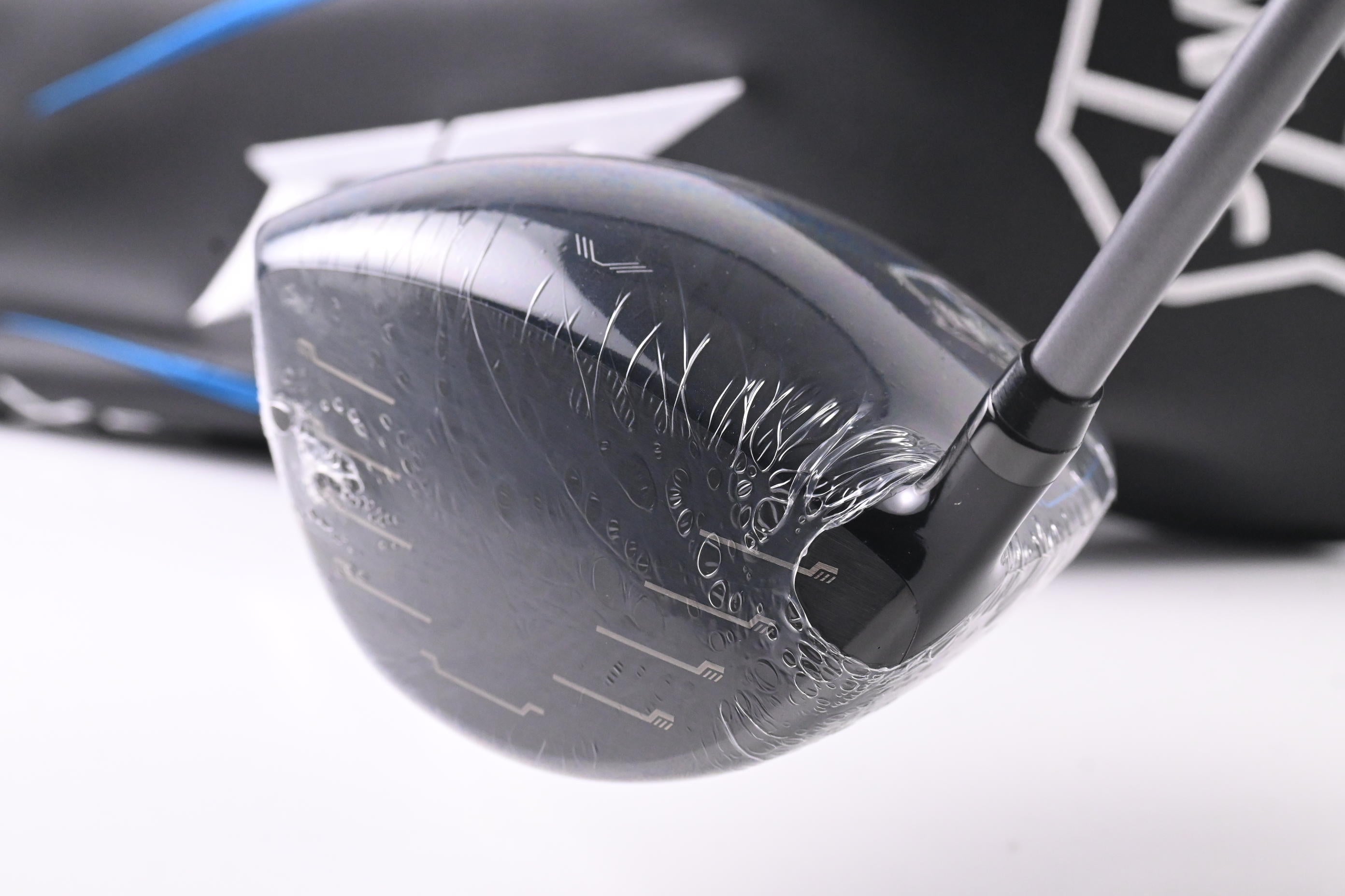Wilson Staff D7 Driver / 10.5 Degree / Regular Flex UST Mamiya Helium Shaft