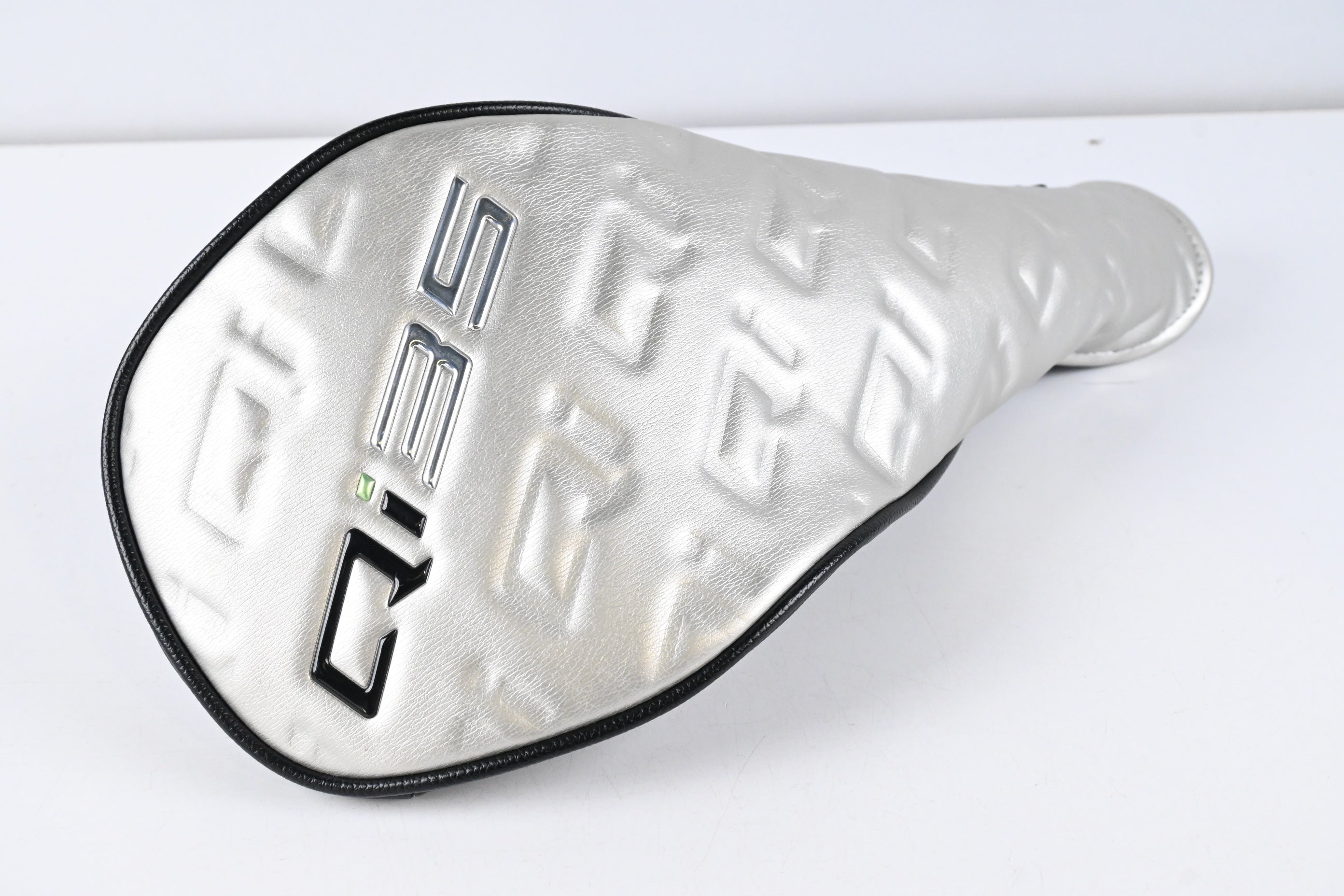 Taylormade Qi35 Driver / 10.5 Degree / X-Flex Ventus Blue 6 Velocore Shaft