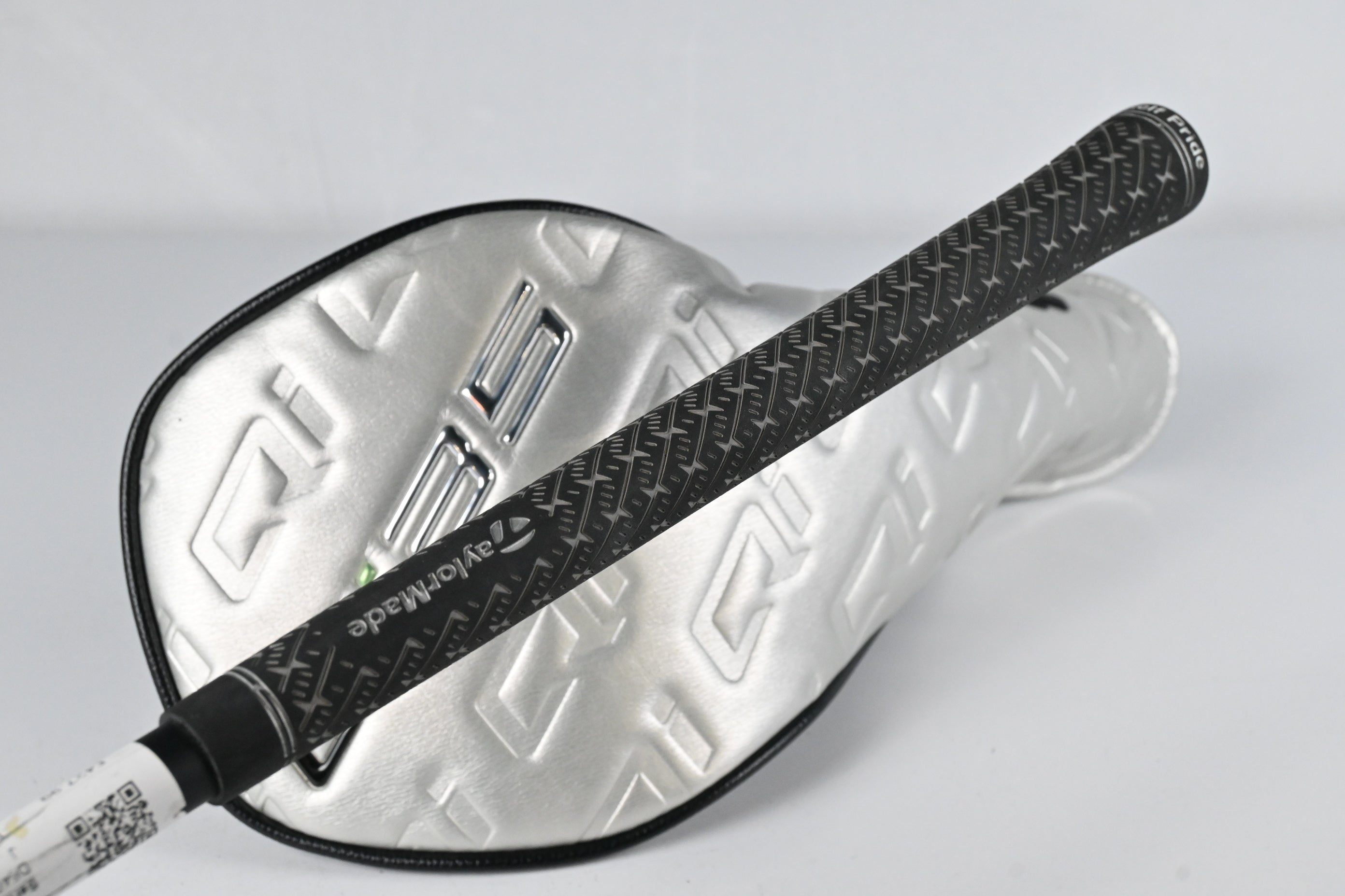 Taylormade Qi35 LS Driver / 9 Degree / Stiff Flex Kai'li White Dark Waves 60