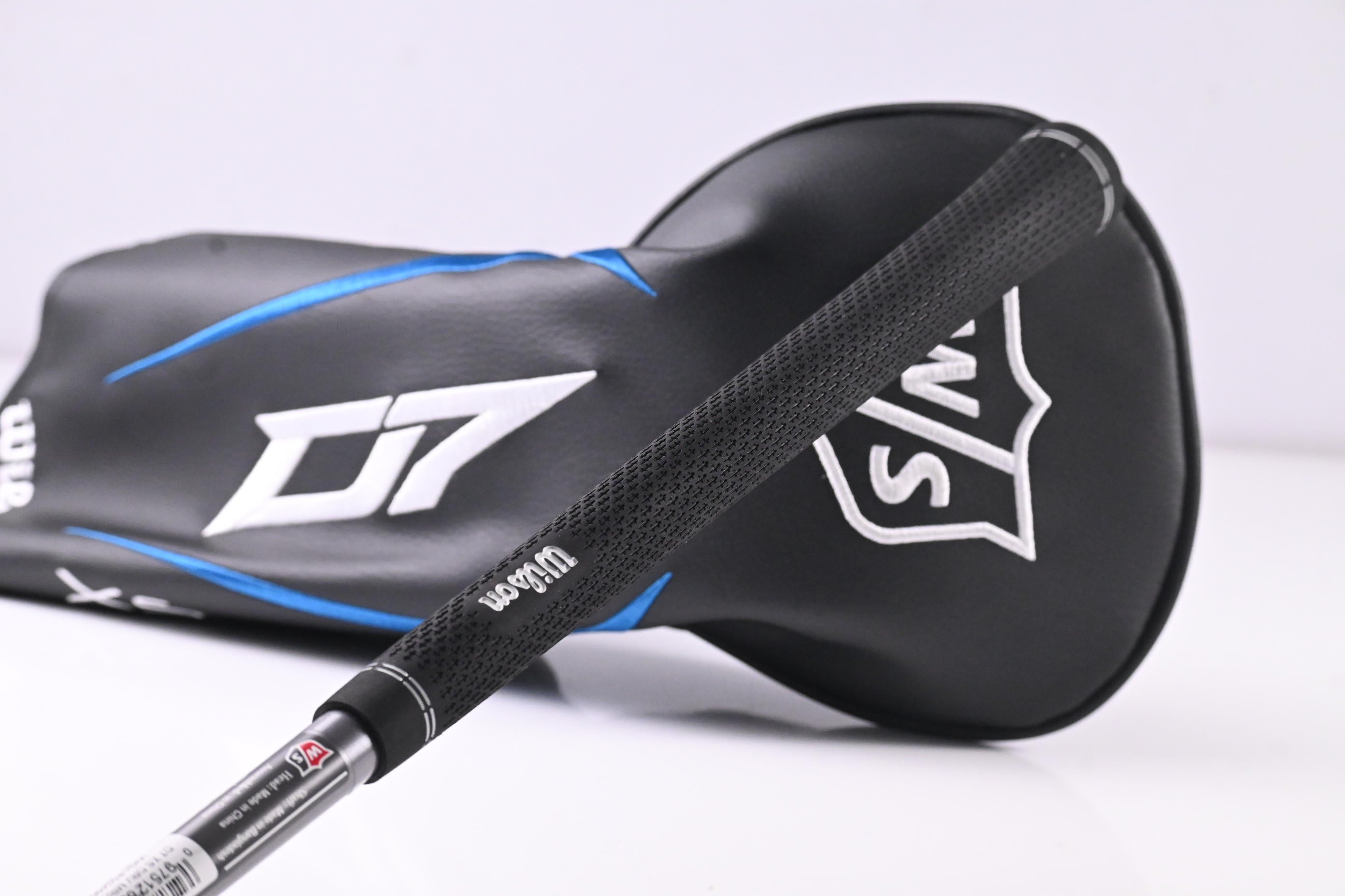 Wilson Staff D7 Driver / 10.5 Degree / Regular Flex UST Mamiya Helium Shaft