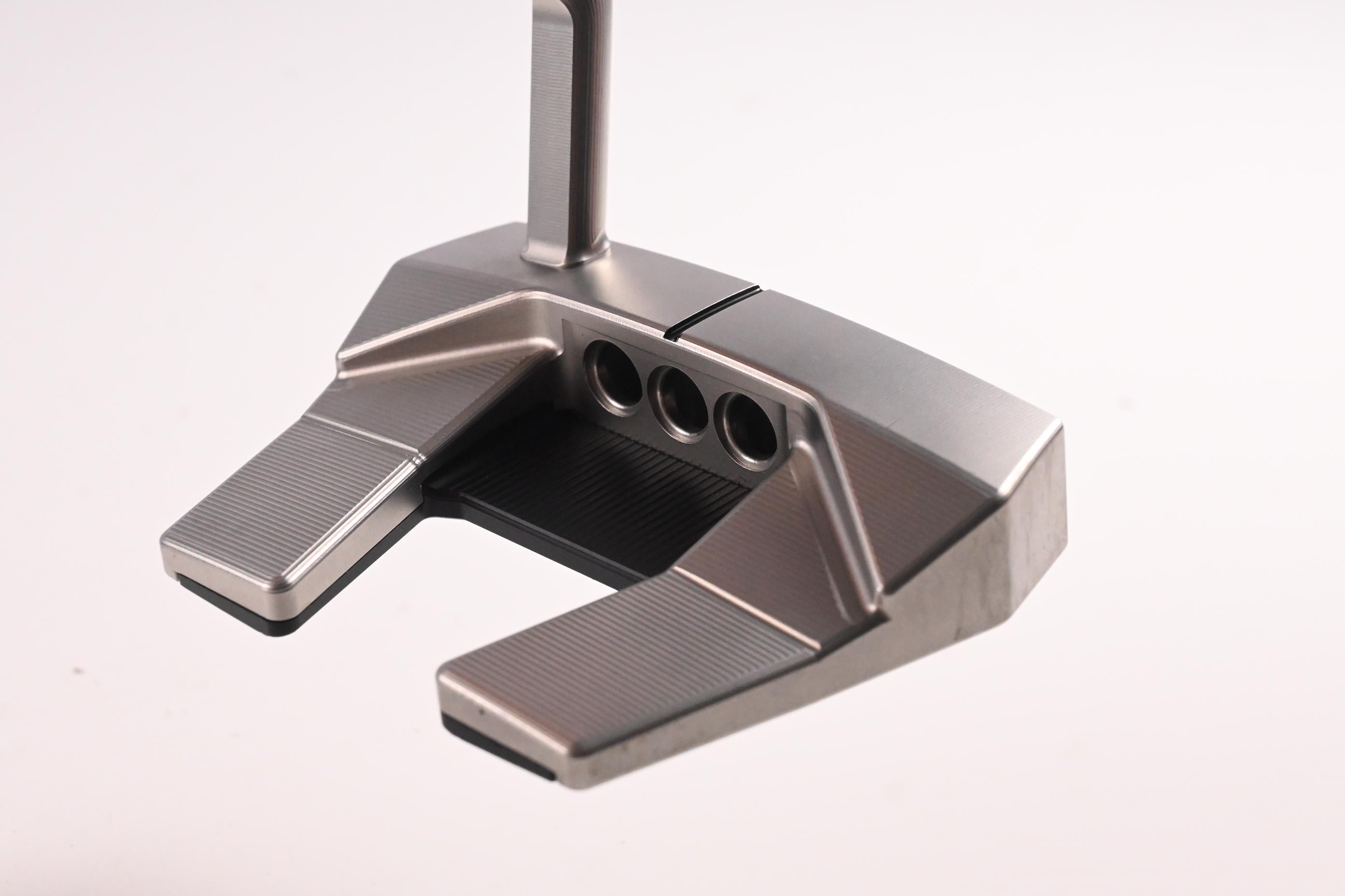Scotty Cameron 2026 Phantom 5.5 Putter / 34 Inch