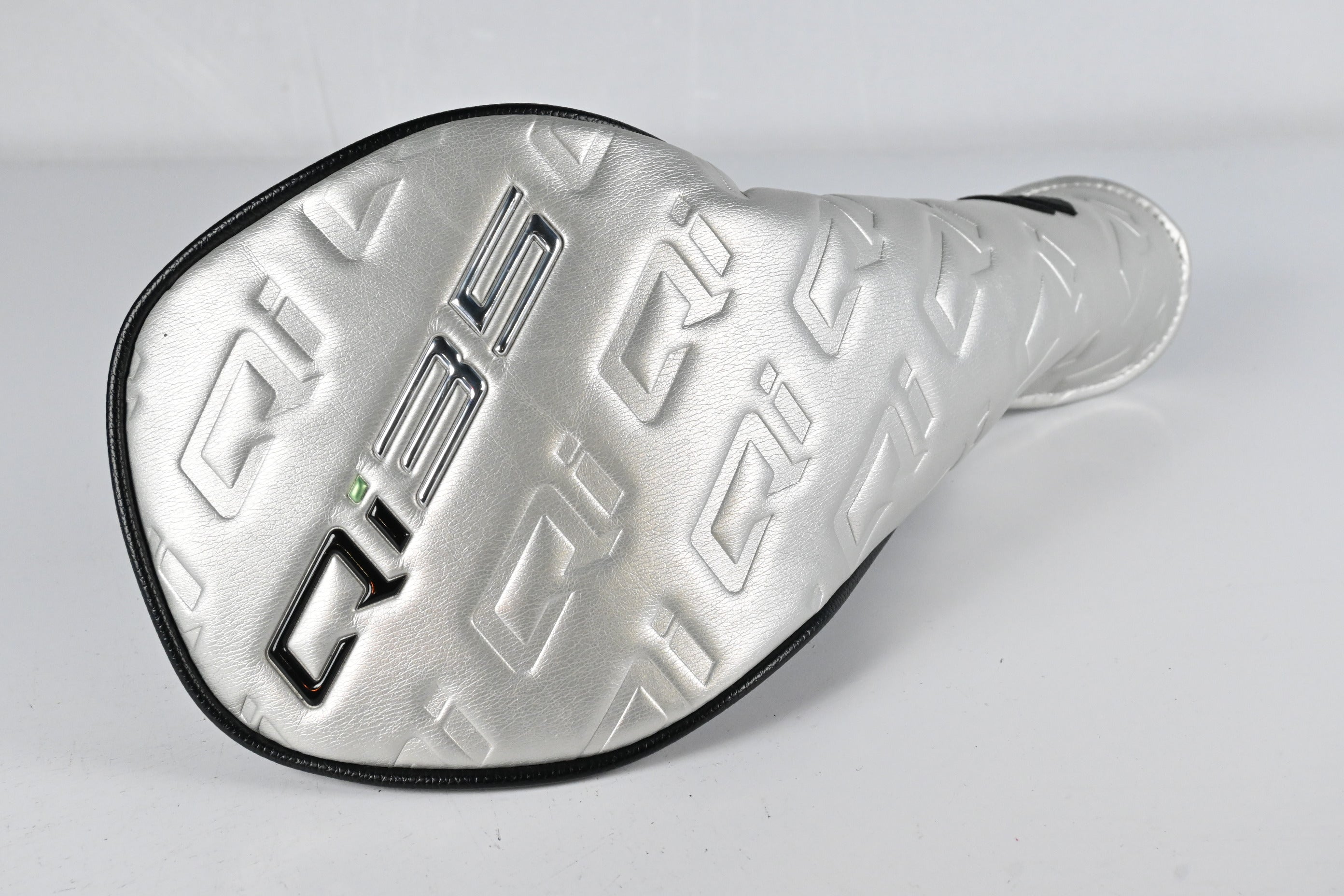 Taylormade Qi35 LS Driver / 9 Degree / Stiff Flex Kai'li White Dark Waves 60