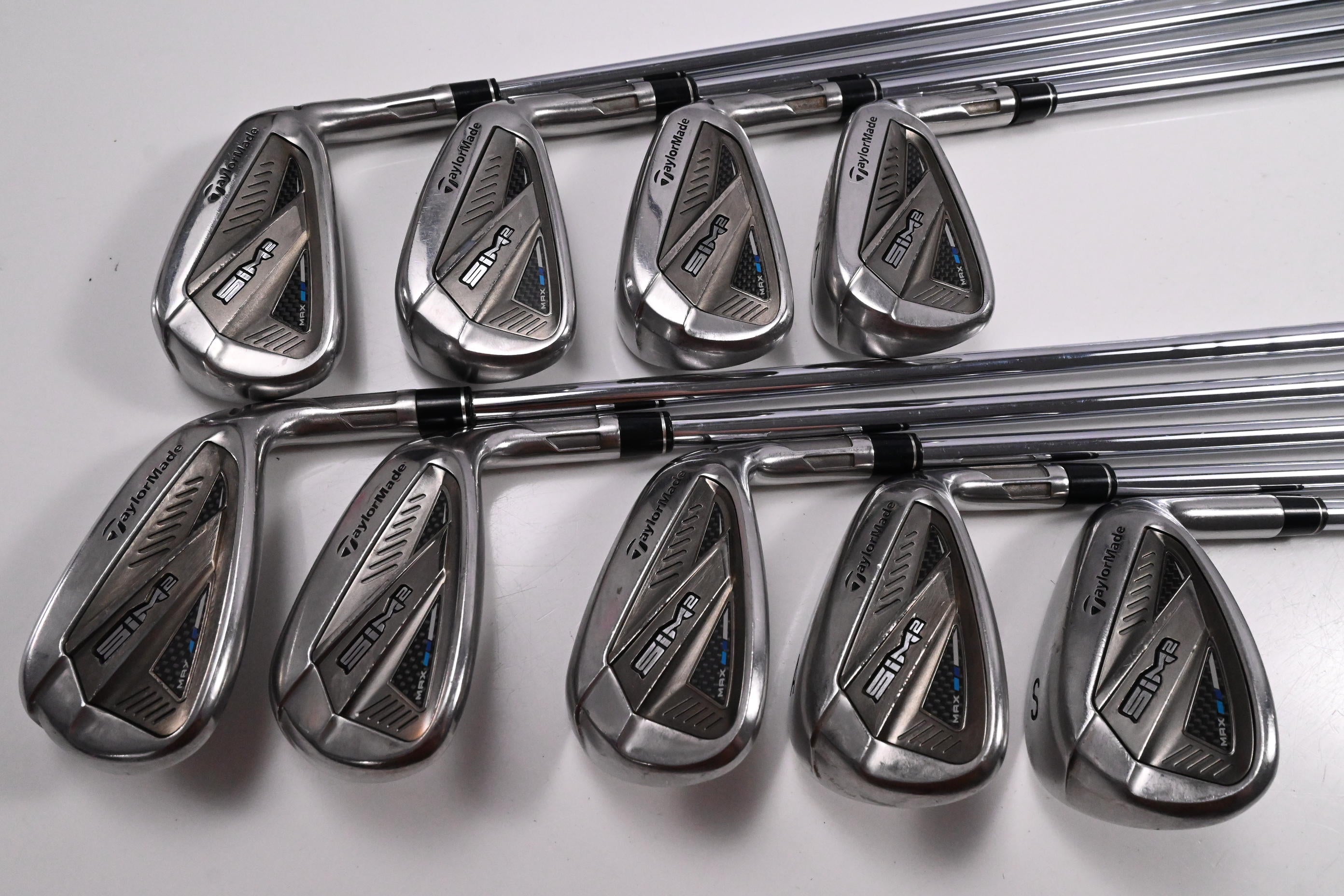 Taylormade SIM2 Max Irons / 4-PW+AW+SW / Regular Flex KBS Max MT 85 Shafts