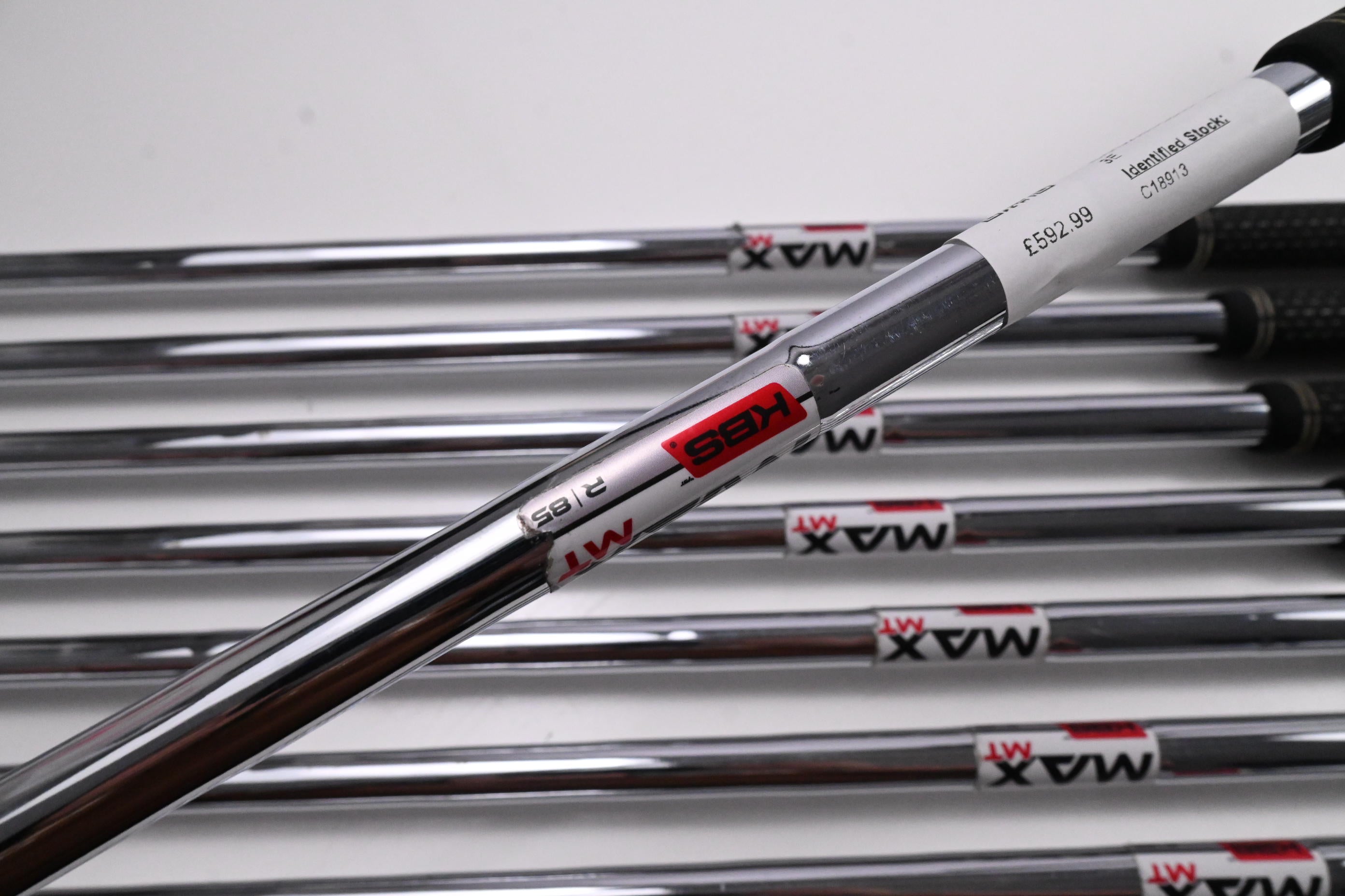 Taylormade SIM2 Max Irons / 4-PW+AW+SW / Regular Flex KBS Max MT 85 Shafts