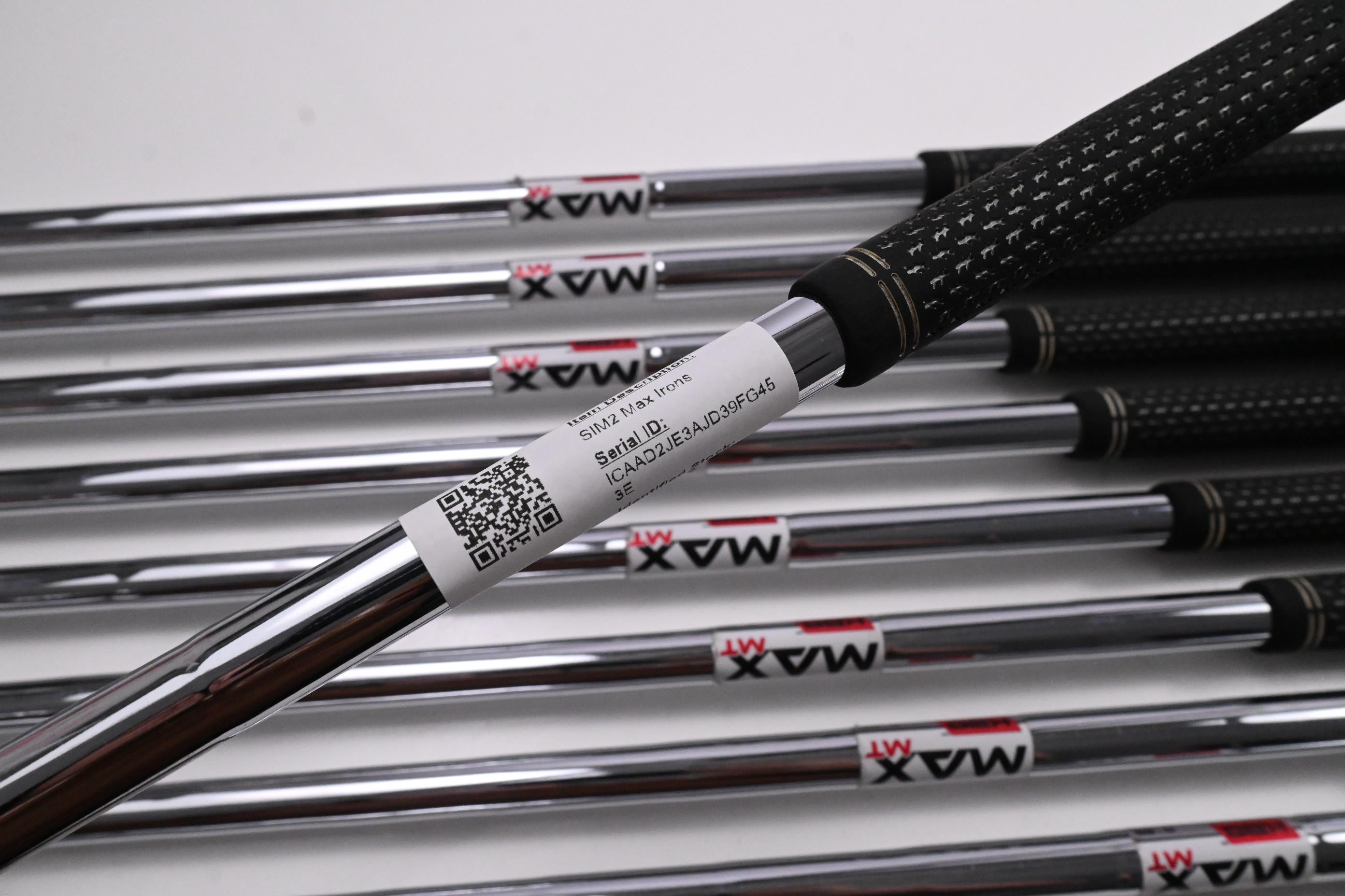 Taylormade SIM2 Max Irons / 4-PW+AW+SW / Regular Flex KBS Max MT 85 Shafts