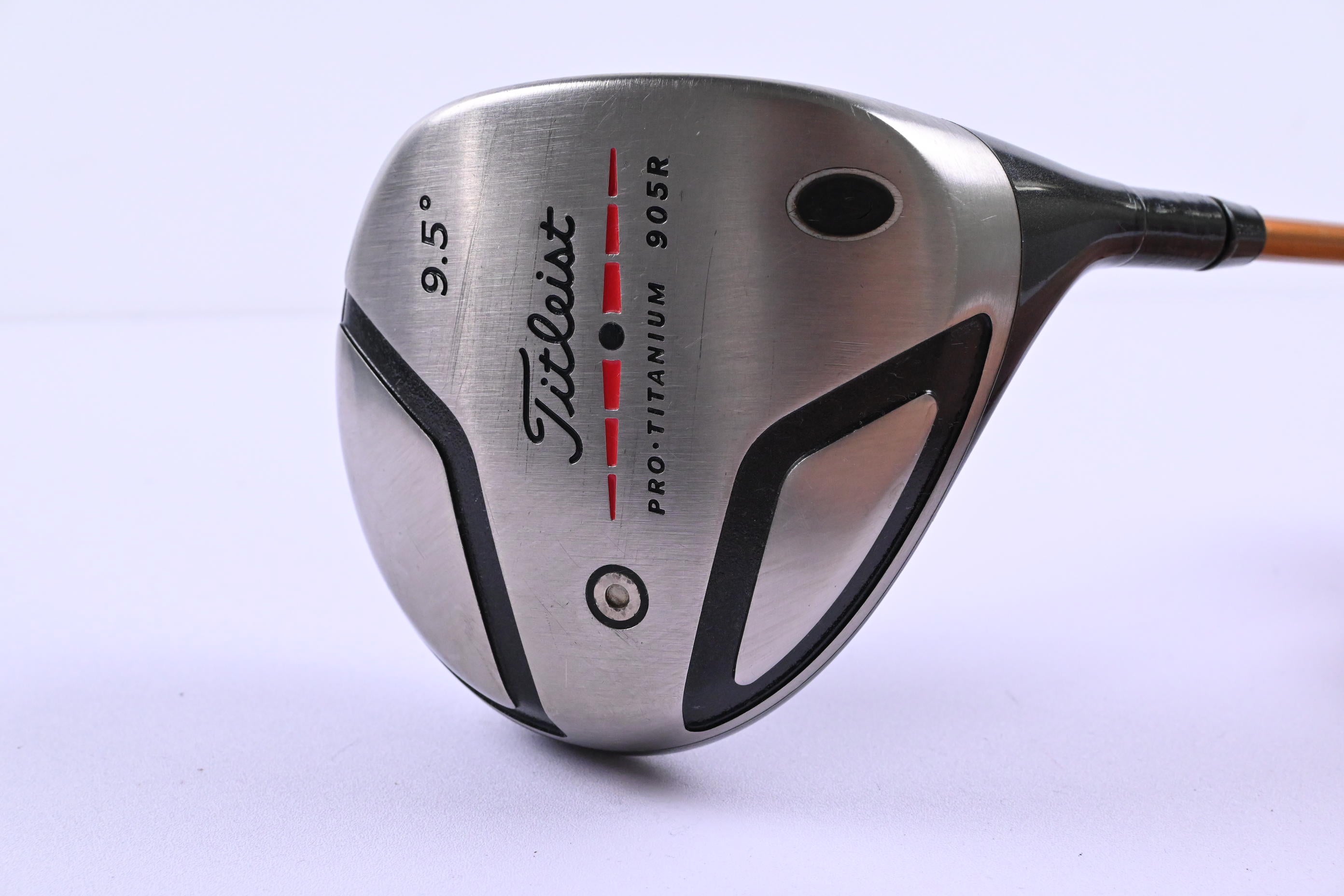 Titleist 905 R Driver / 9.5 Degree / Regular Flex Adila NVS Orange 65 Shaft