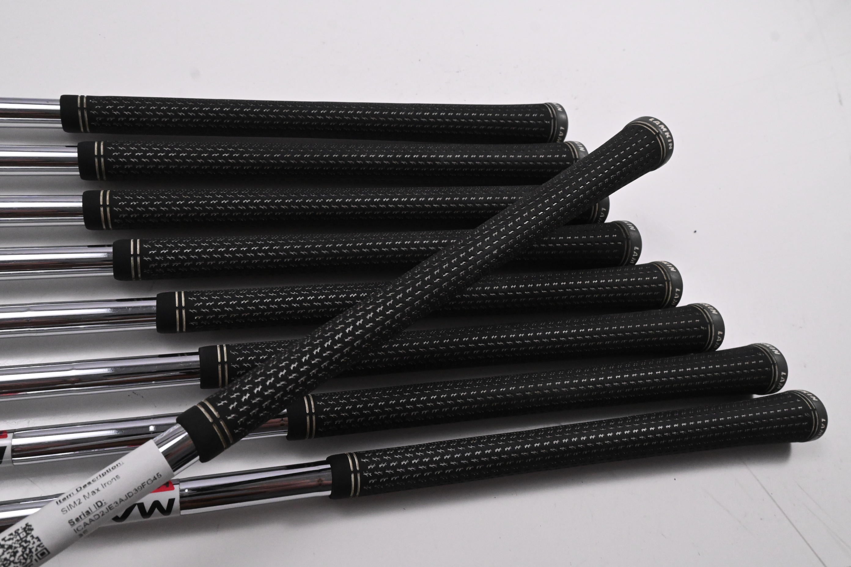 Taylormade SIM2 Max Irons / 4-PW+AW+SW / Regular Flex KBS Max MT 85 Shafts