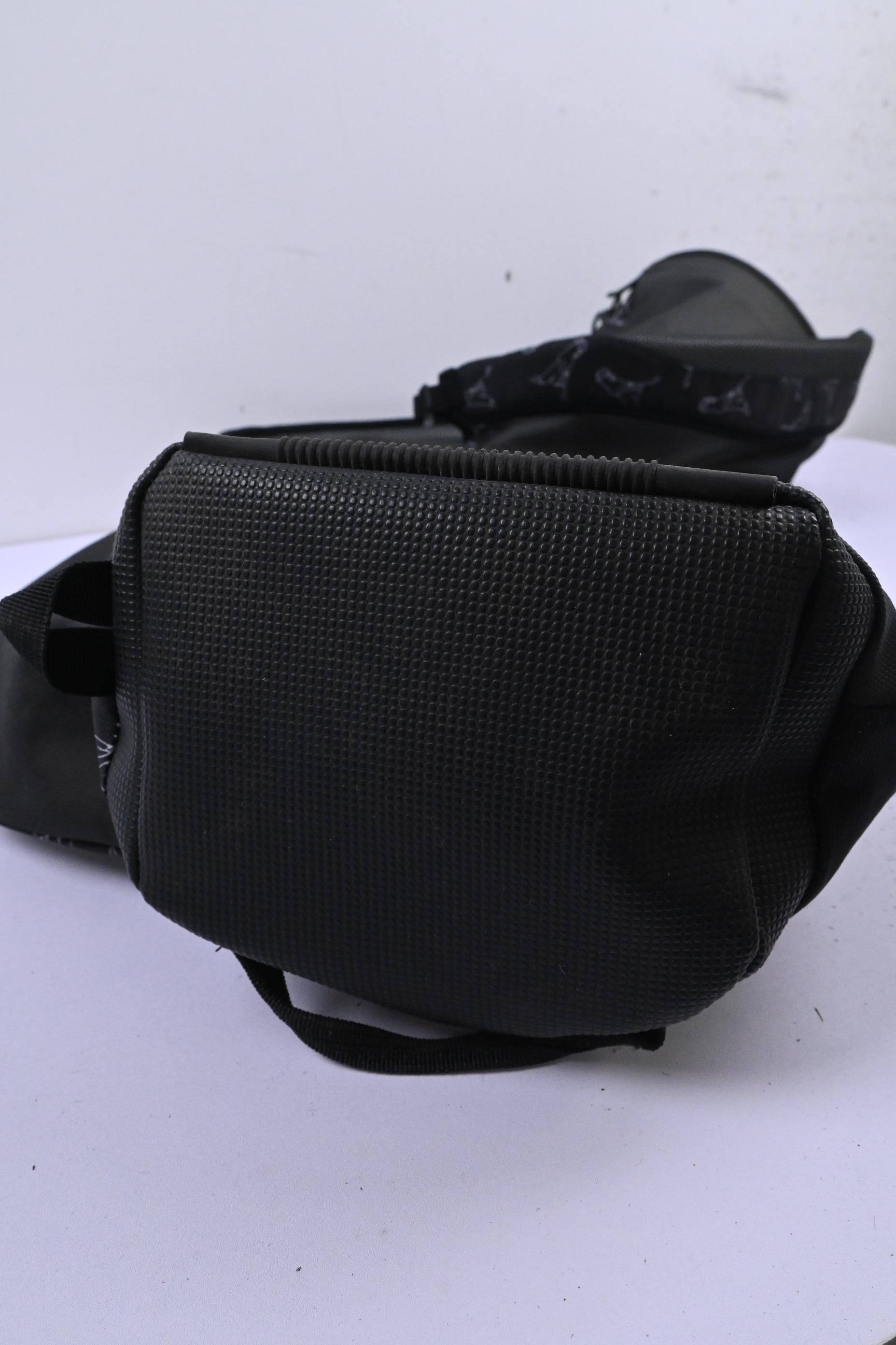 Ping Moonlite Pencil Bag / 4-Way Divider / Black & White