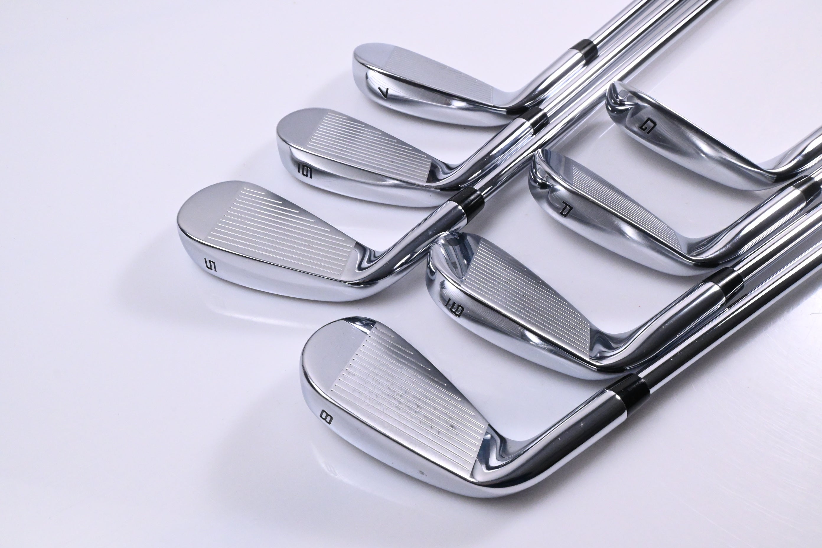 Callaway Elyte Irons / 5-PW+GW / Regular Flex Vector 80 Shafts