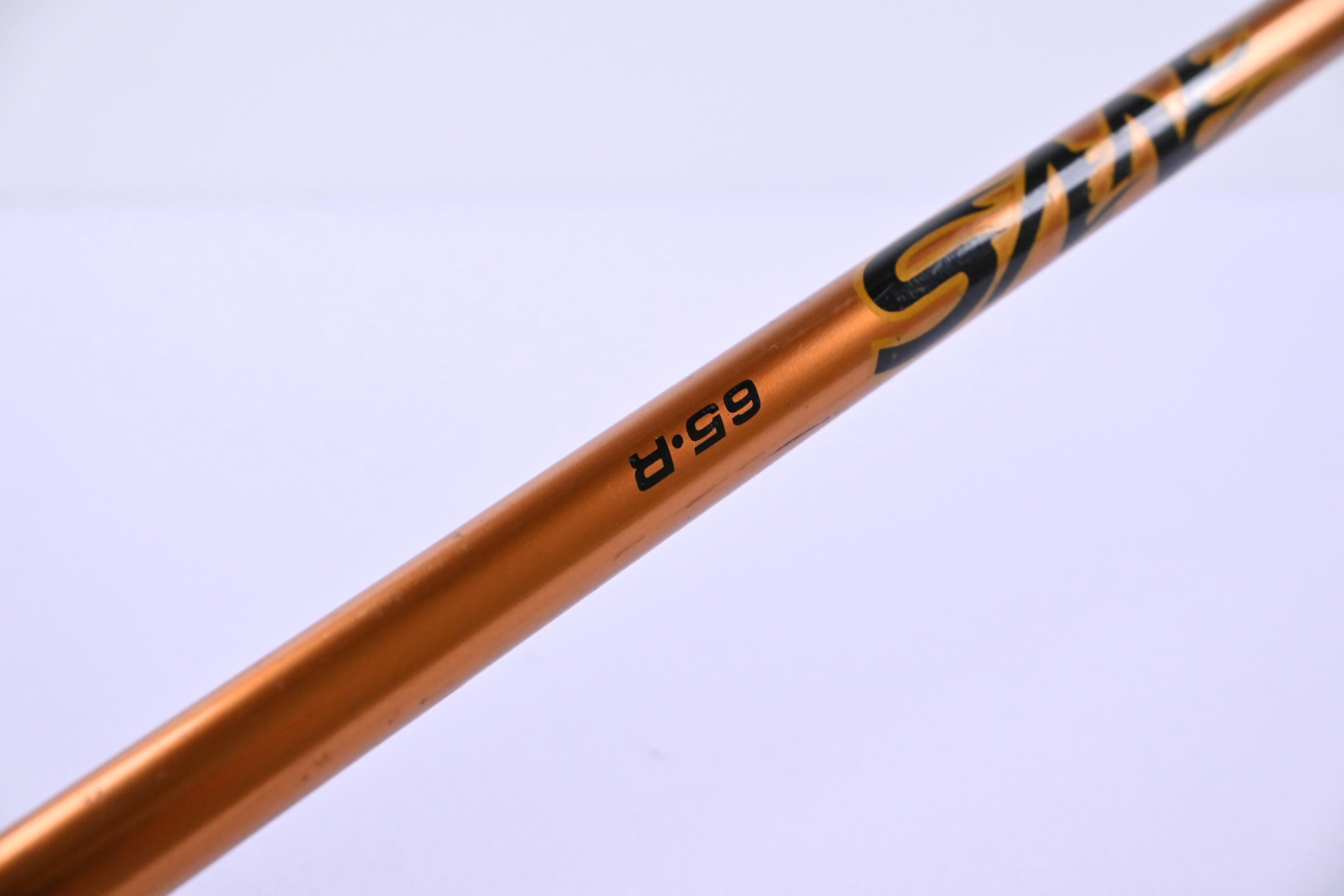 Titleist 905 R Driver / 9.5 Degree / Regular Flex Adila NVS Orange 65 Shaft
