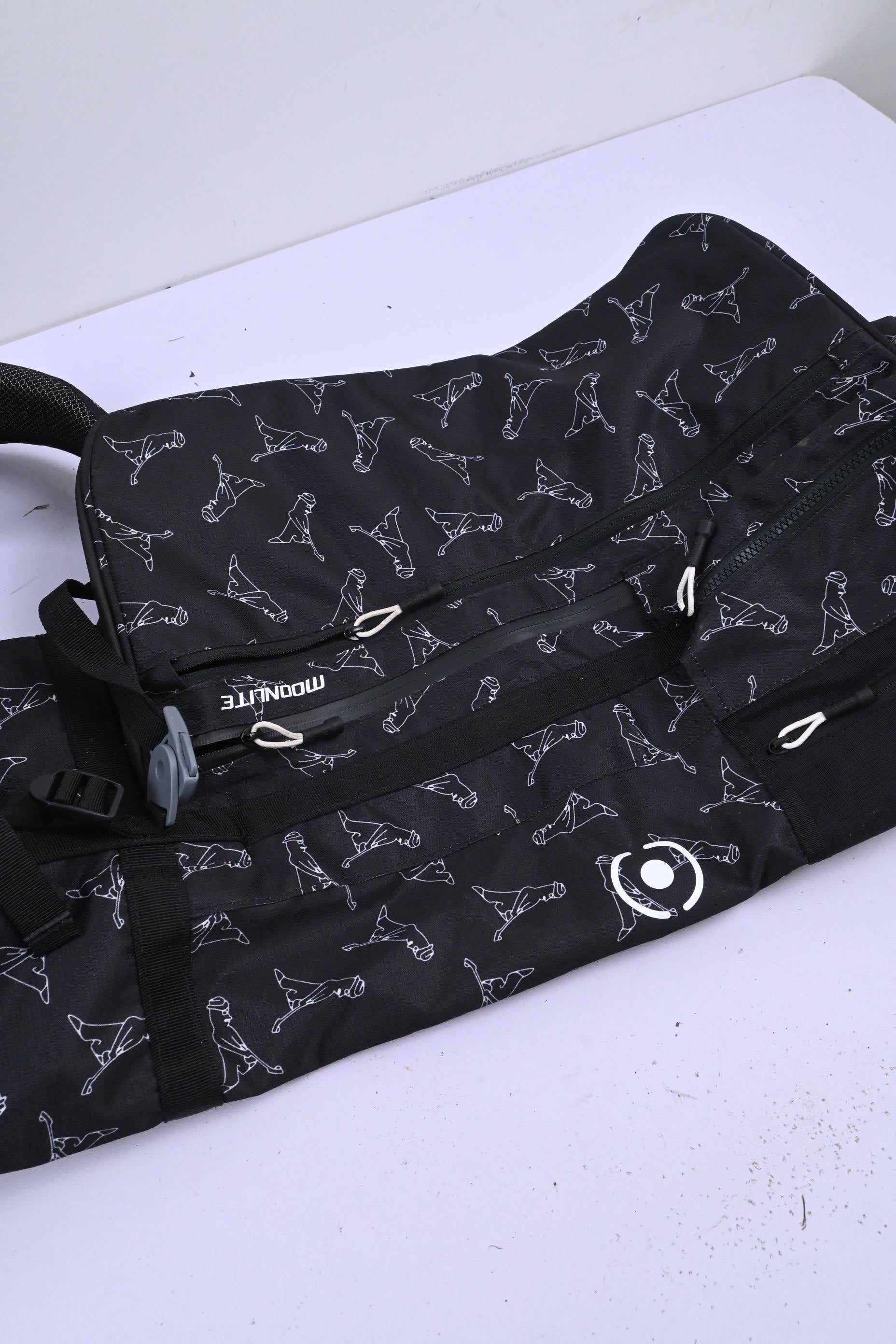 Ping Moonlite Pencil Bag / 4-Way Divider / Black & White