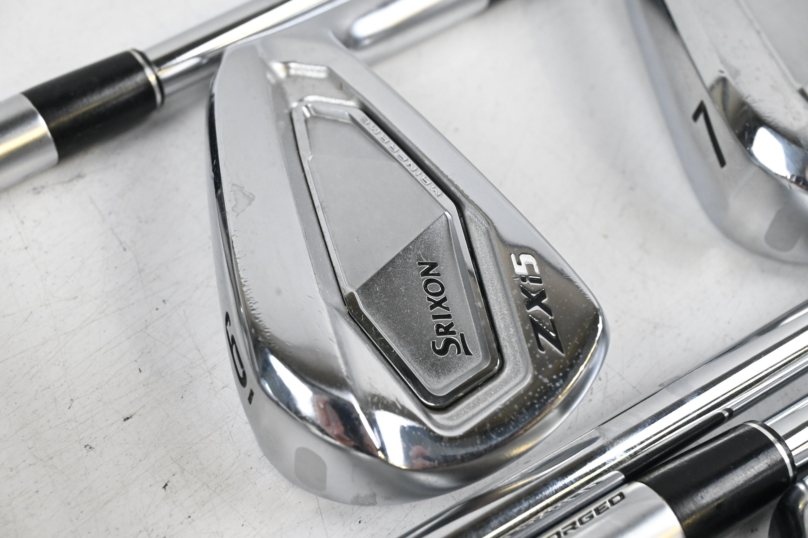 Srixon ZXi5 Irons / 5-PW+GW / Regular Flex KBS Tour Lite Shafts