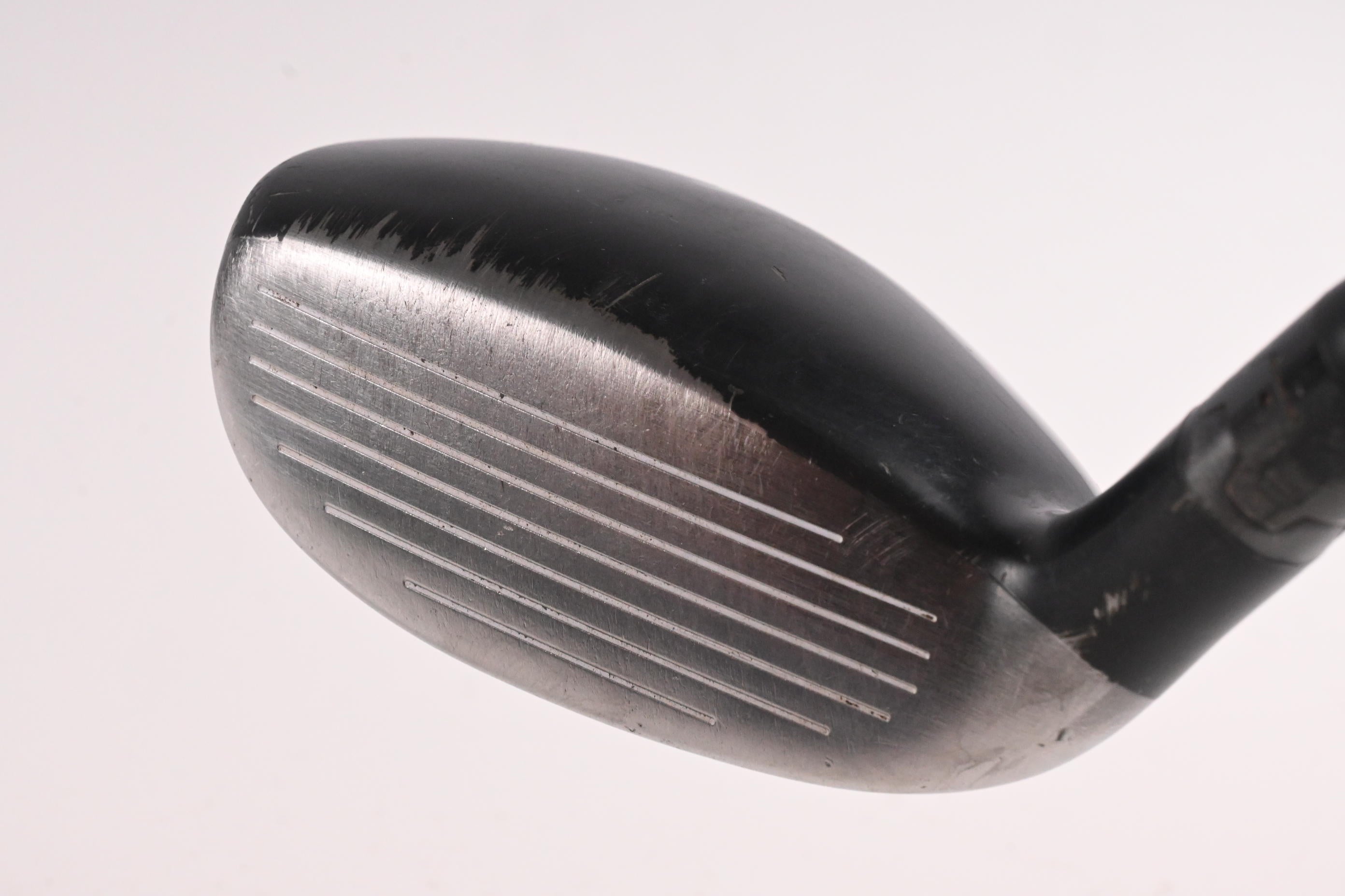 Titleist 910H #4 Hybrid / 24 Degree / Regular Flex Mitsubishi Bassara Red 60