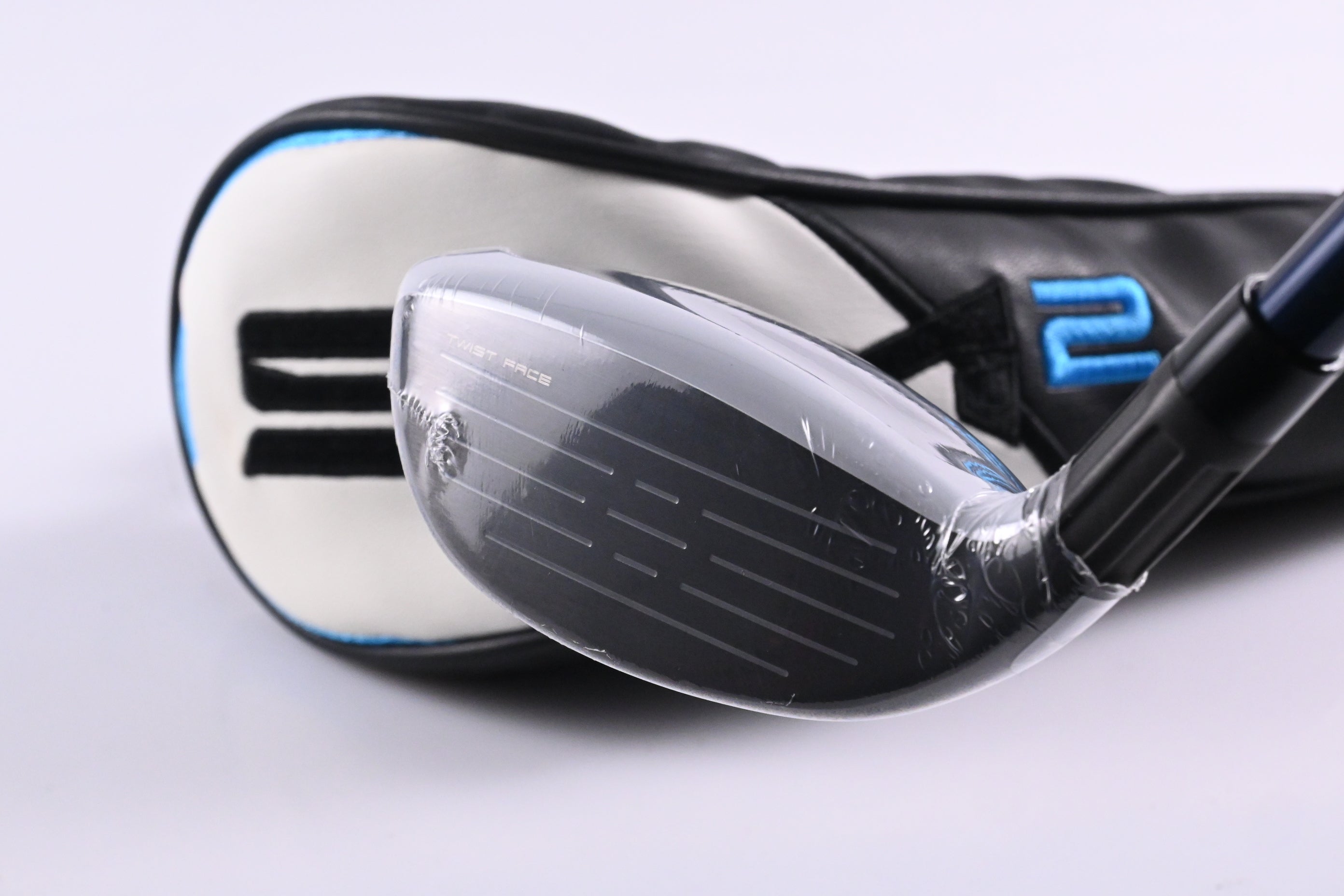 Taylormade SIM2 Max #3 Hybrid / 19 Degree / Regular Flex Fujikura Ventus Blue 6