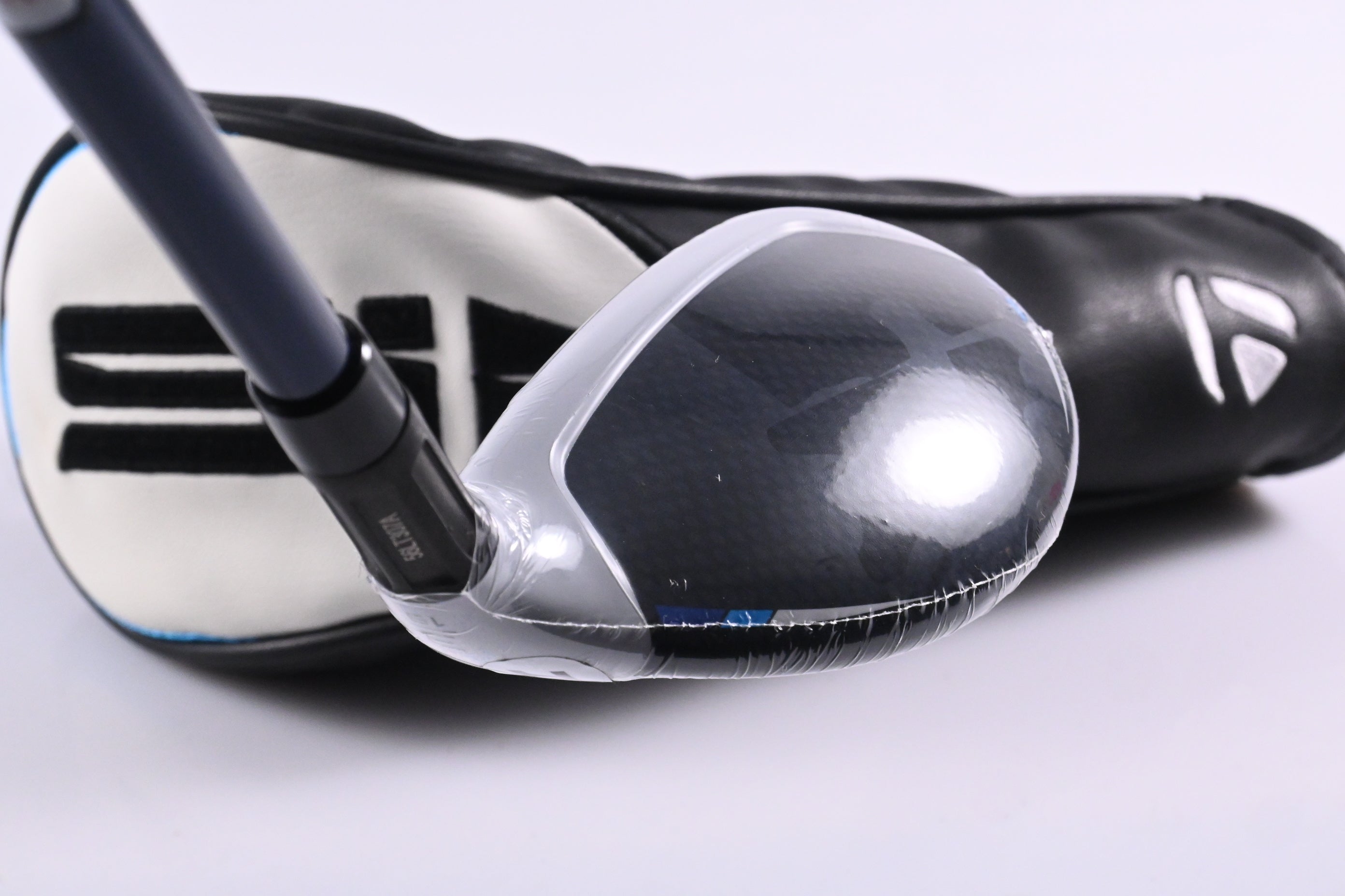Taylormade SIM2 Max #3 Hybrid / 19 Degree / Regular Flex Fujikura Ventus Blue 6