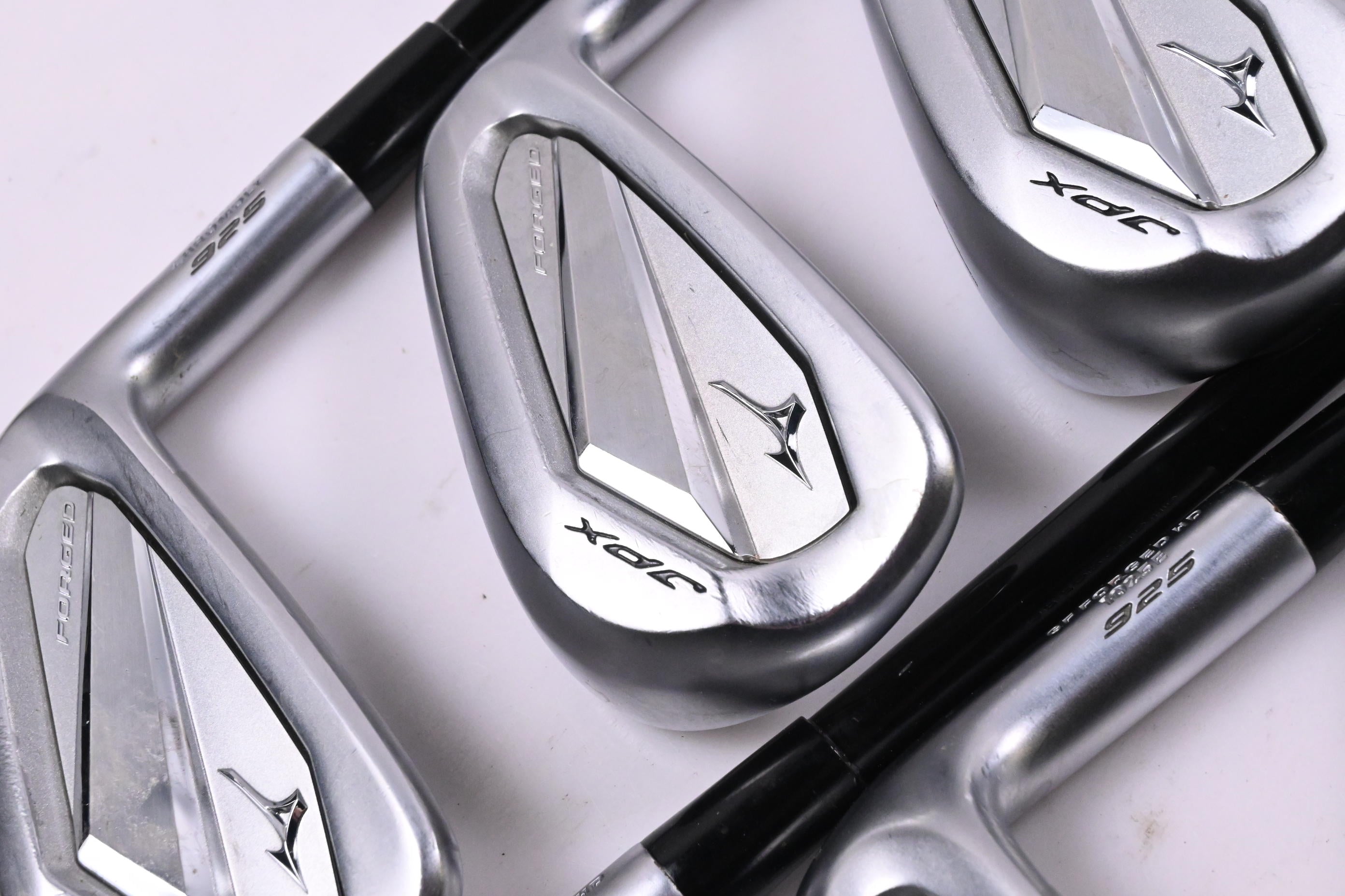 Mizuno JPX 925 Forged Irons / 5-PW / Regular Flex MMT 85 Shafts