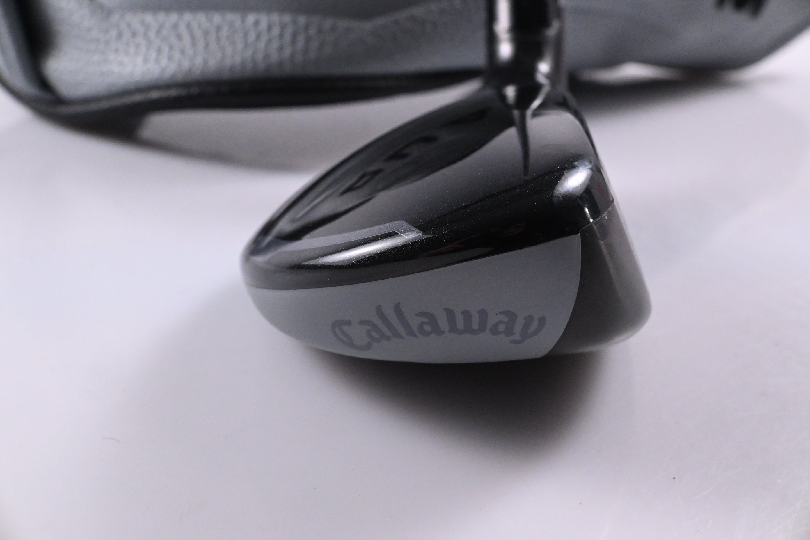 Callaway Quantum Max #4 Hybrid / 21 Degree / Regular Flex Denali Silver 60 Shaft