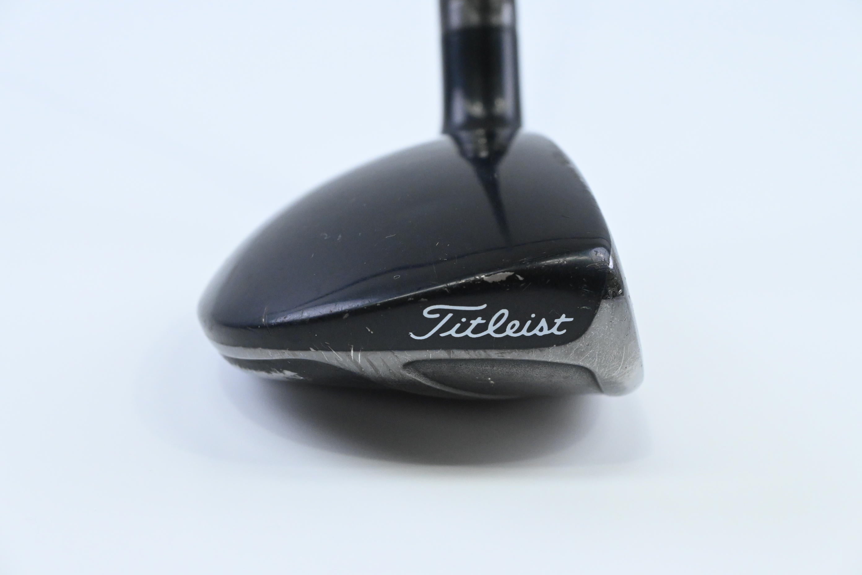 Titleist 910H #2 Hybrid / 17 Degree / Stiff Flex Diamana 'ahina 90 Shaft