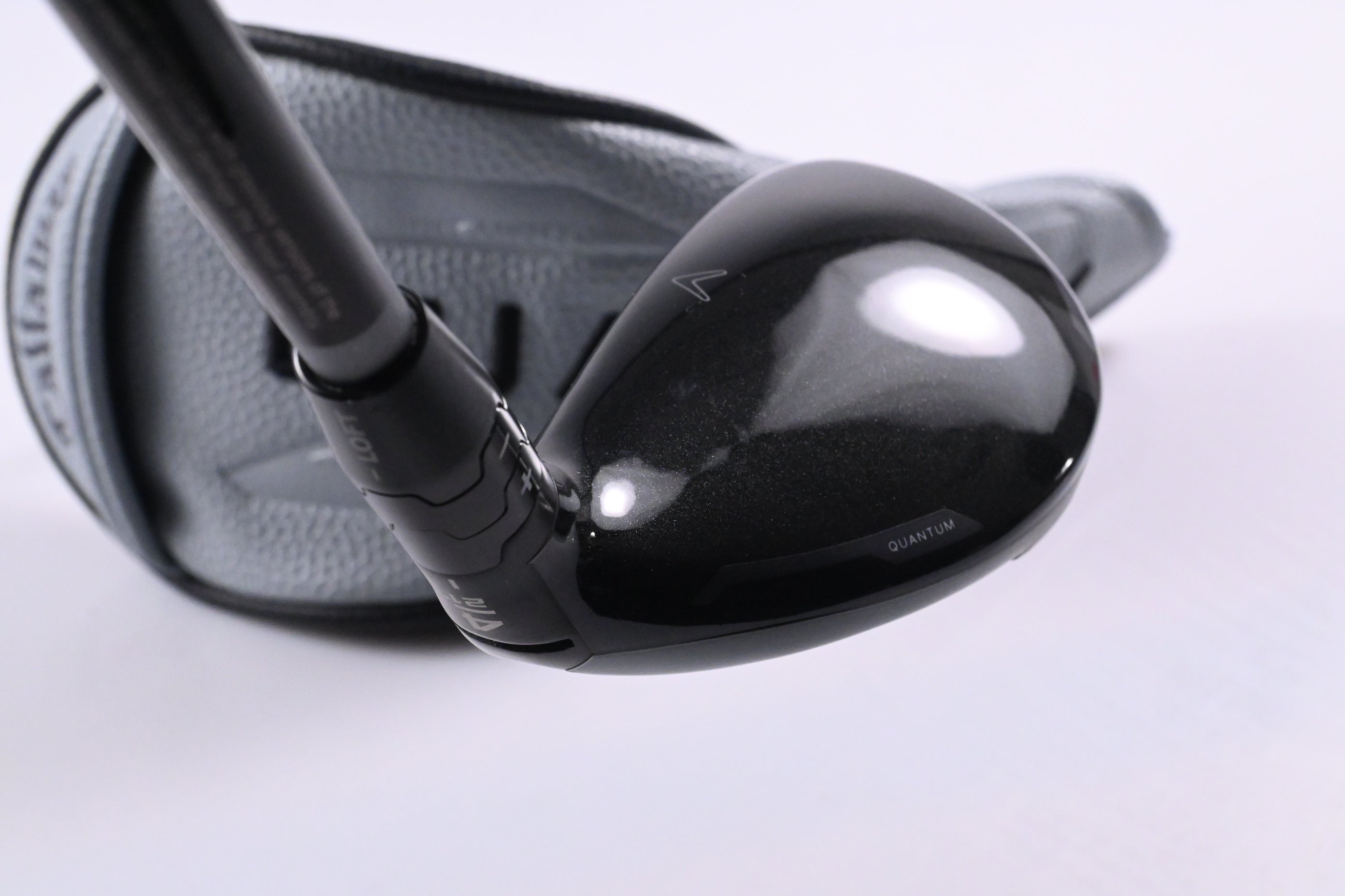 Callaway Quantum Max #4 Hybrid / 21 Degree / Regular Flex Denali Silver 60 Shaft