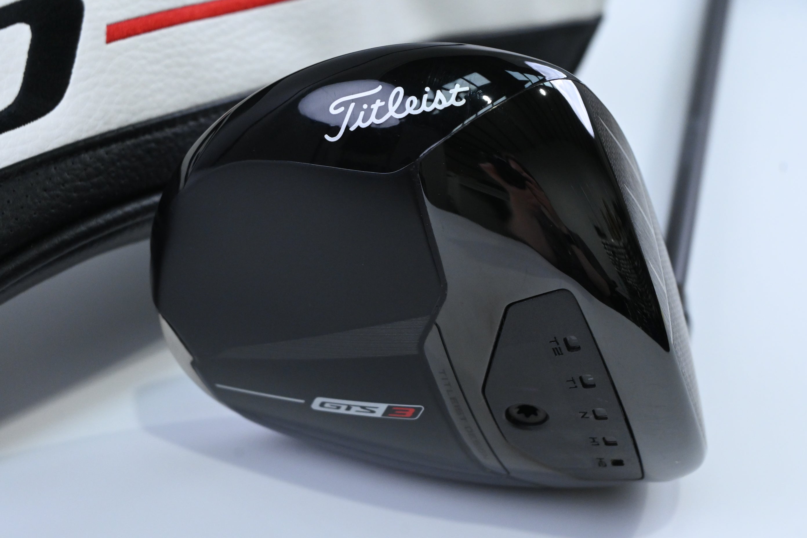 Titleist GTS3 Driver / 9 Degree / Stiff Flex Titan 60 Shaft