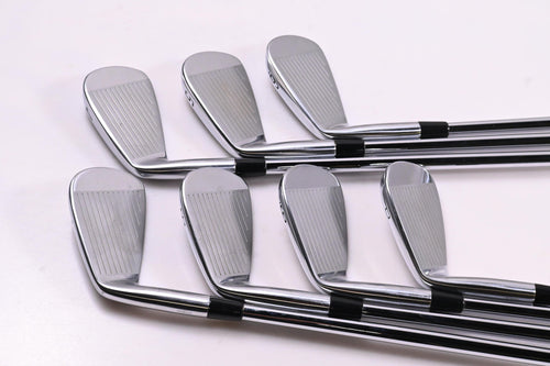 Mizuno Pro 221 Irons / 4-PW / Stiff Flex N.S.Pro Modus³ Tour 120 Shafts